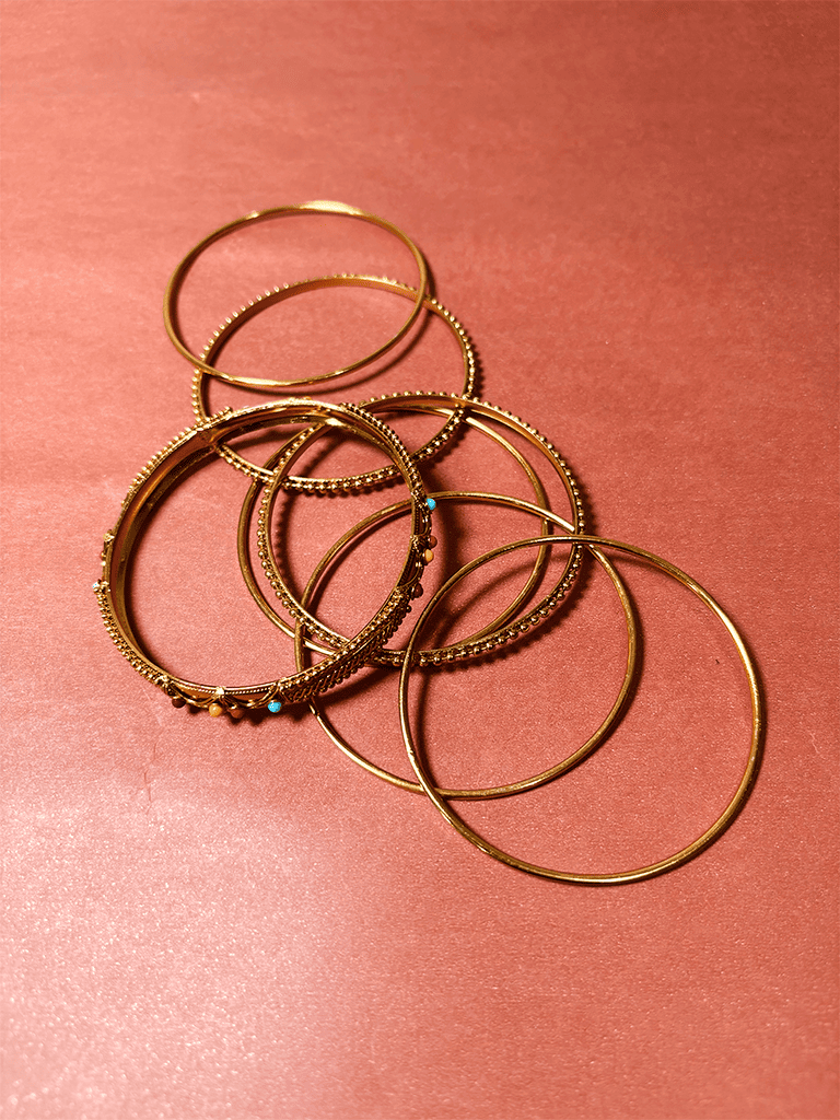 Conjunto de Sete Pulseiras Boho Douradas Variadas