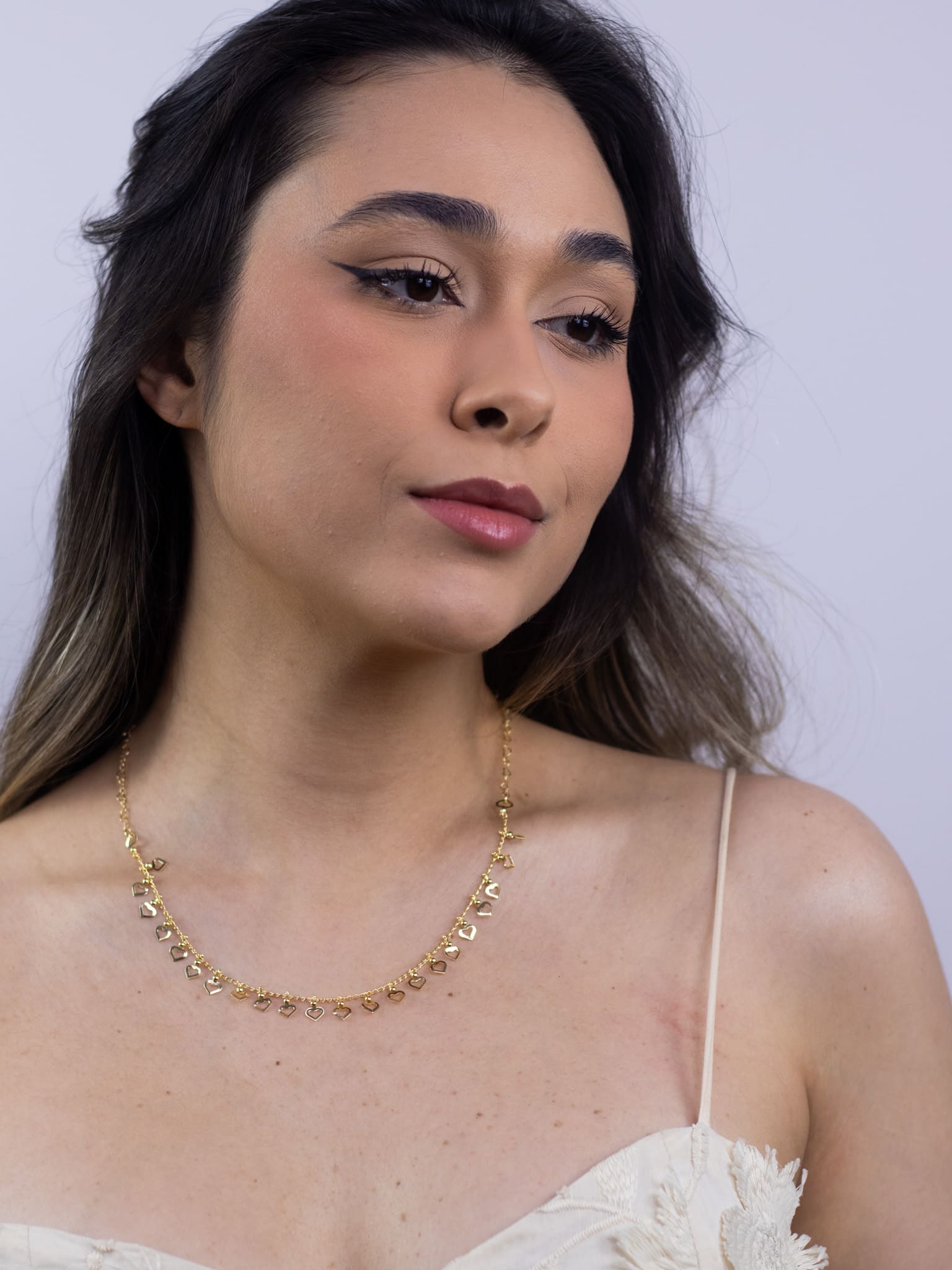 Choker de Metal Coração Vazado Banhado a Ouro 18k