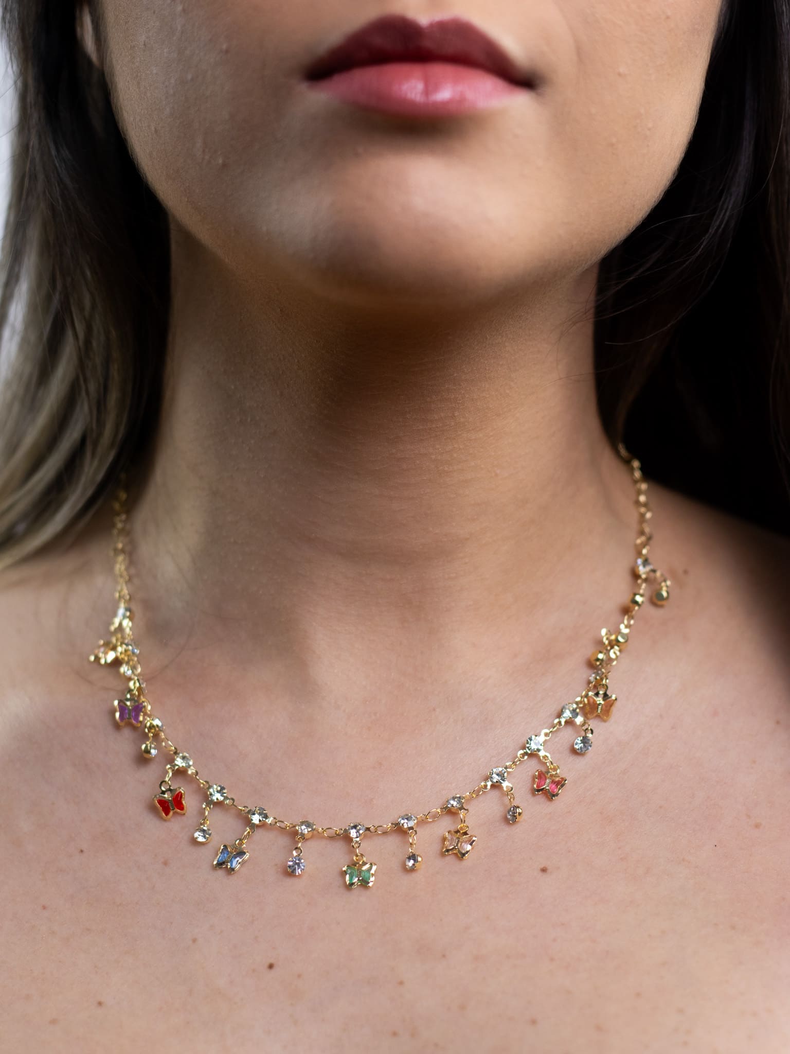 Choker Borboleta Colorida com Cristal Banhado a Ouro 18k
