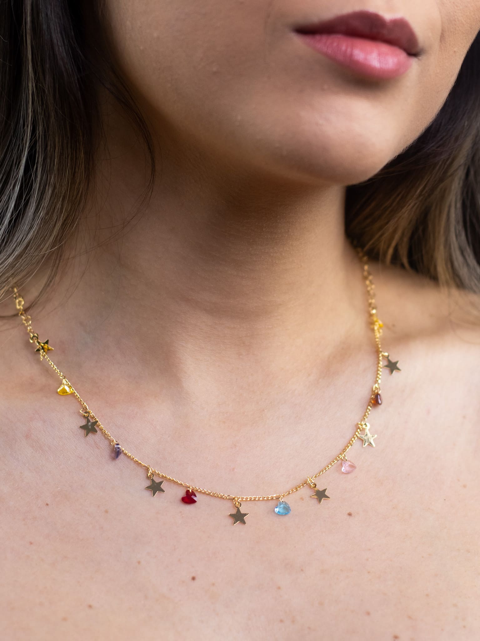 Choker Estrela com Cristal Colorido Banhada a Ouro
