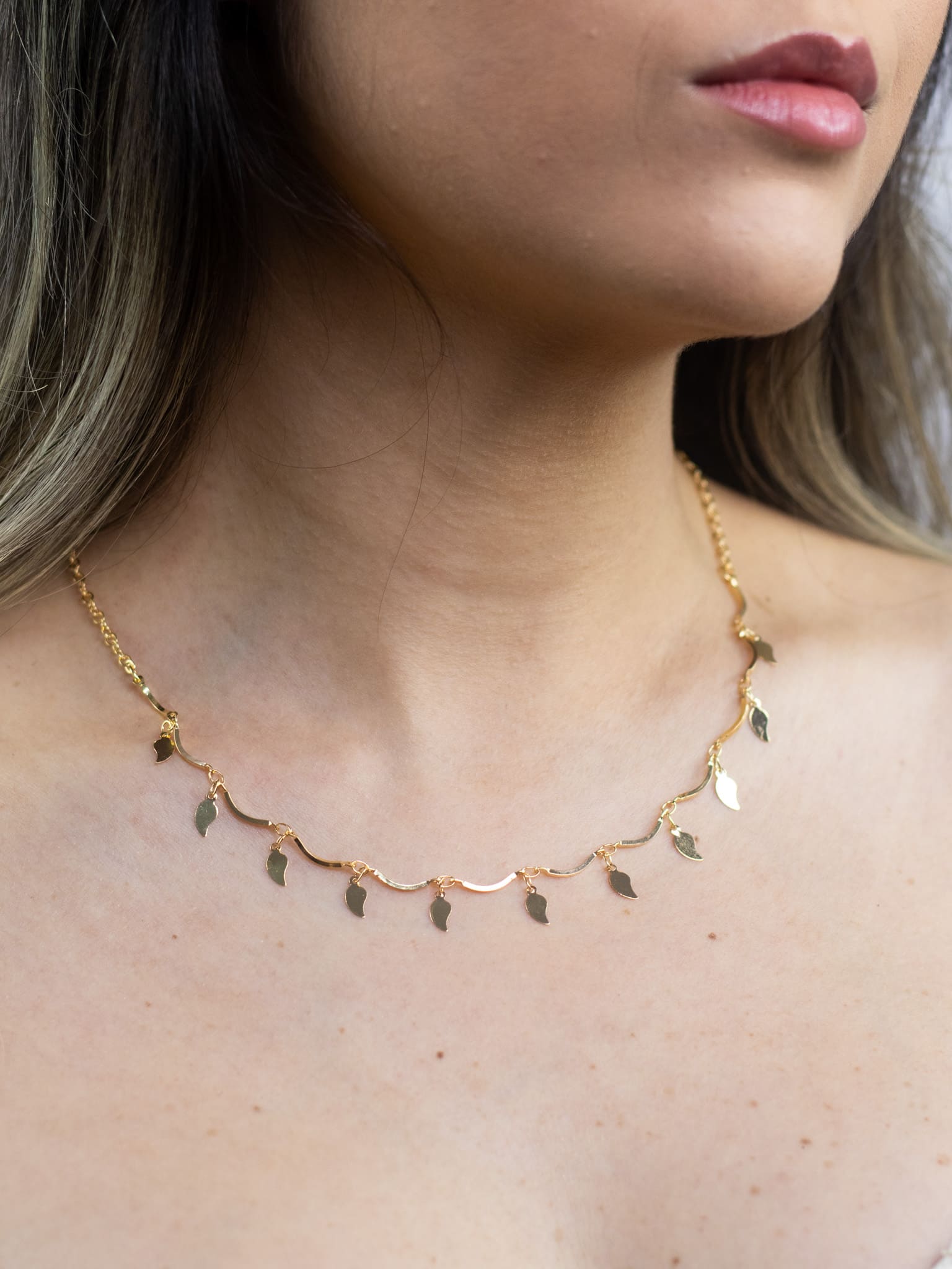 Choker Folha Banhada a Ouro 18k