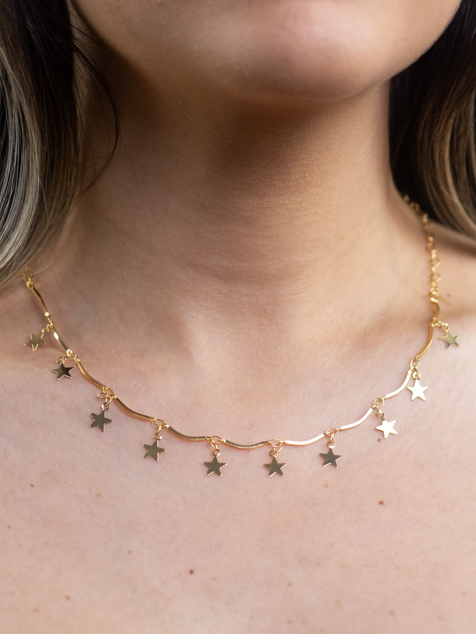 Choker de Metal com Estrela Banhado a Ouro 18k