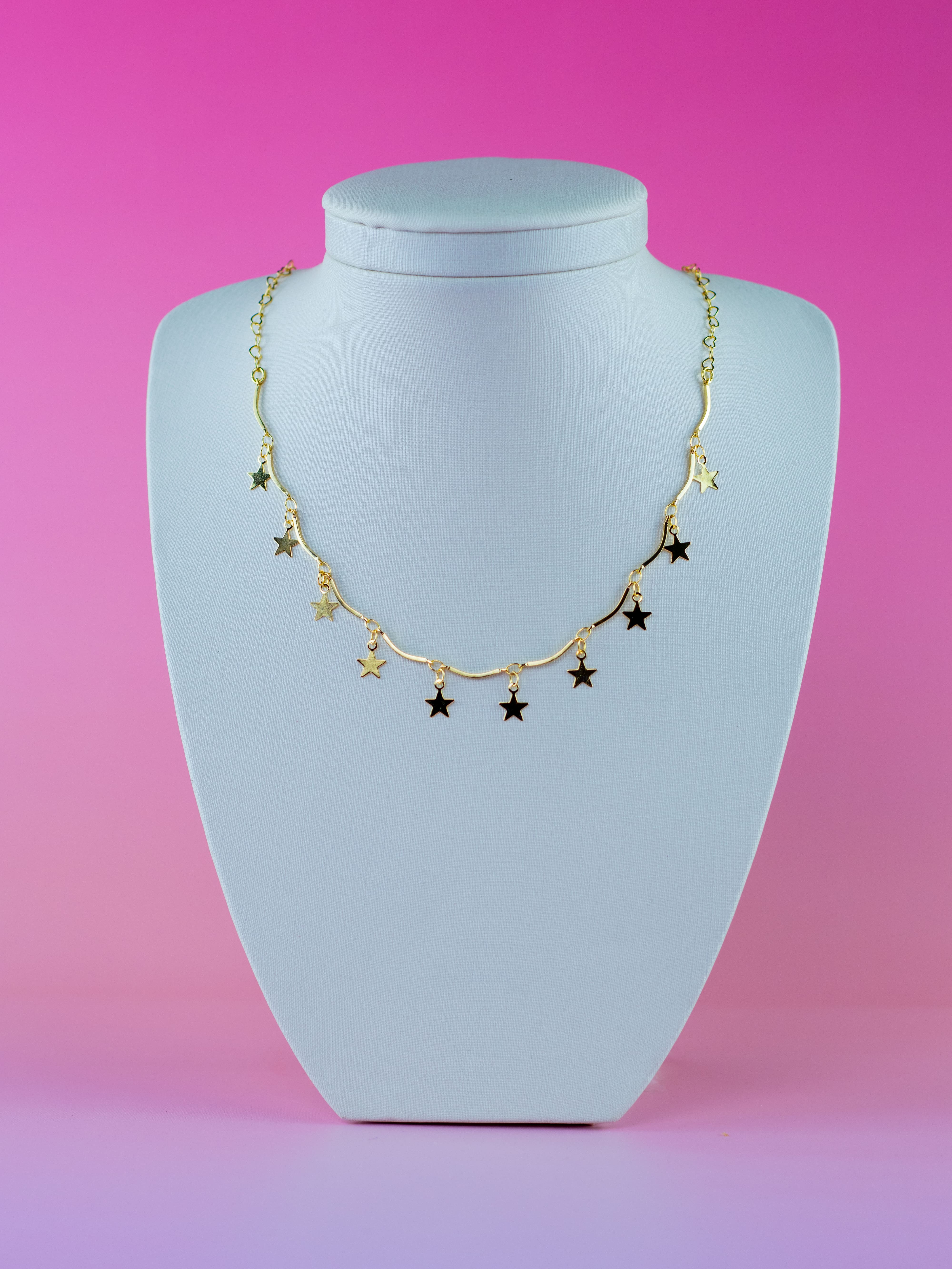 Choker de Metal com Estrela Banhado a Ouro 18k