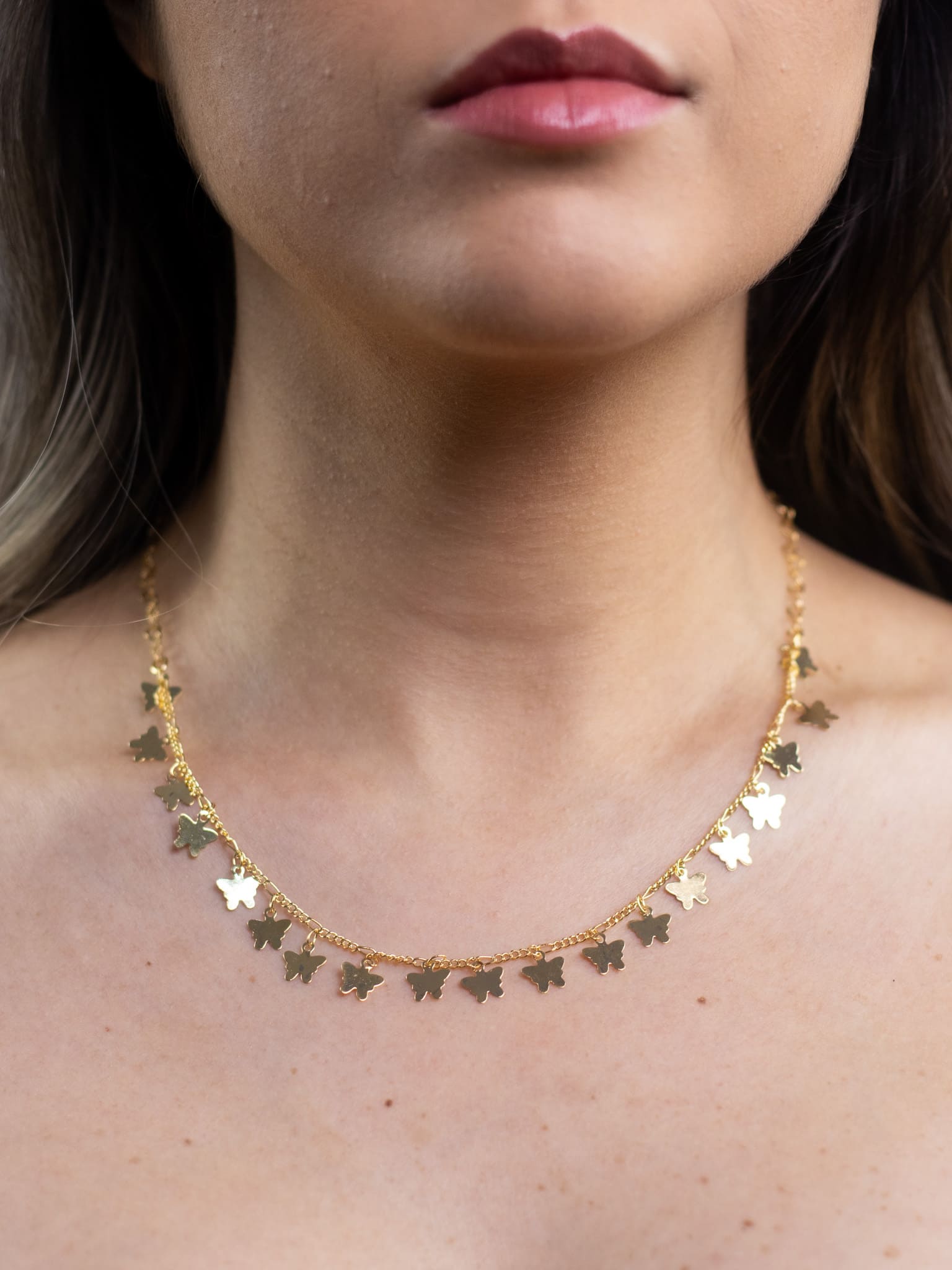 Choker Metal de Borboleta Banhada a Ouro 18k