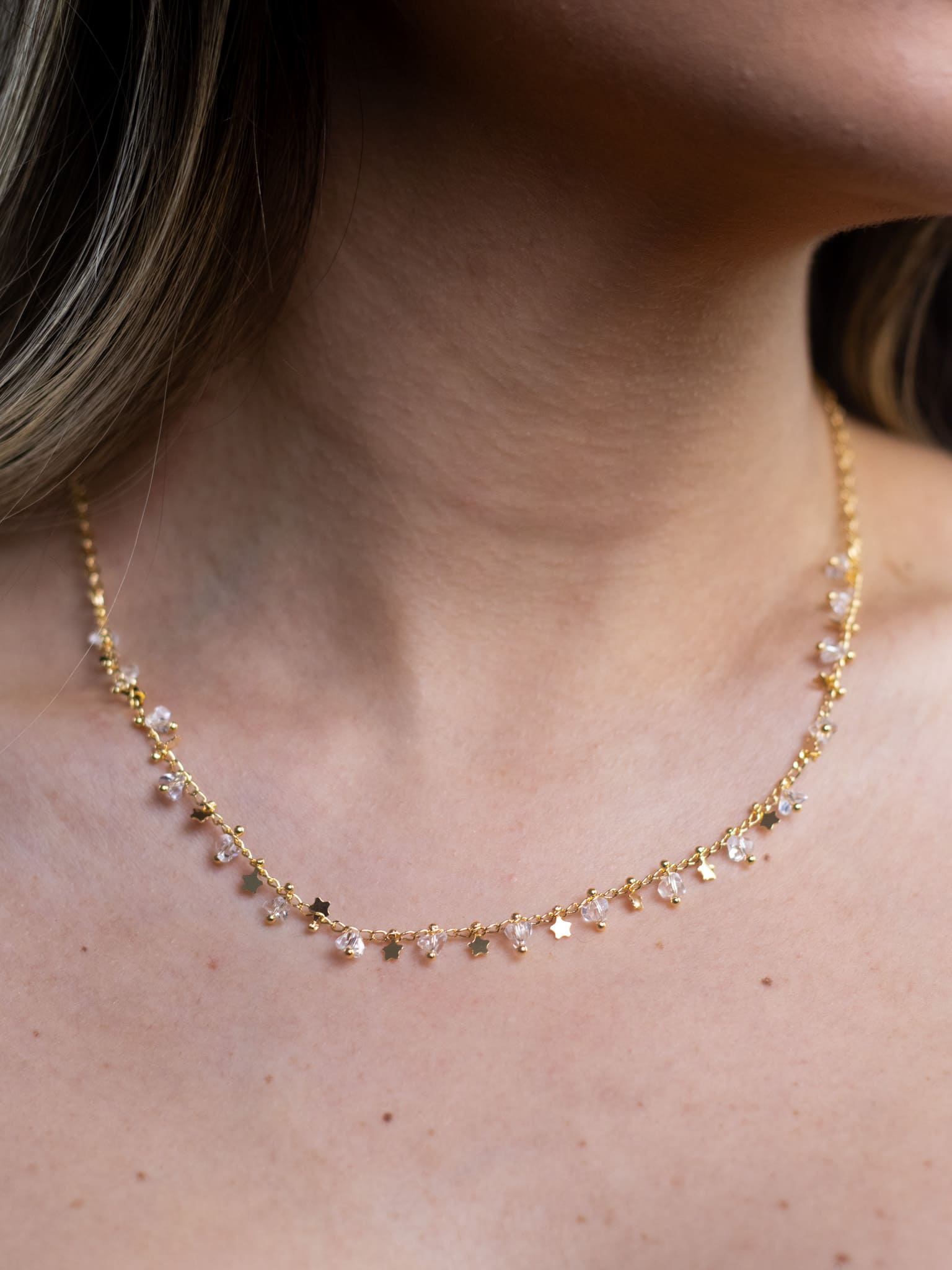 Choker Metal Estrela com Cristal Banhada a Ouro 18k