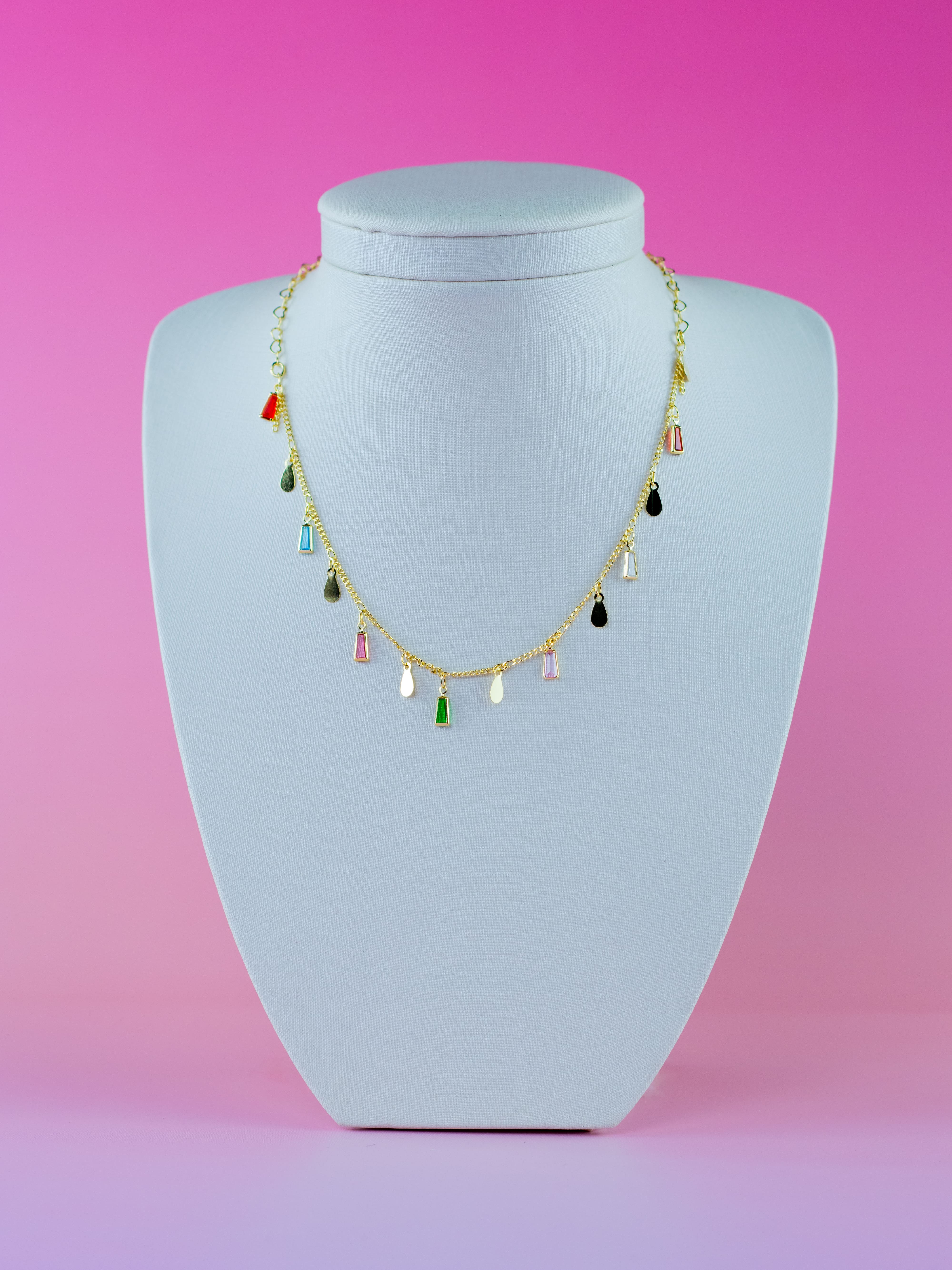 Choker Gota de Metal com Cristal Colorido Banhado a Ouro 18k