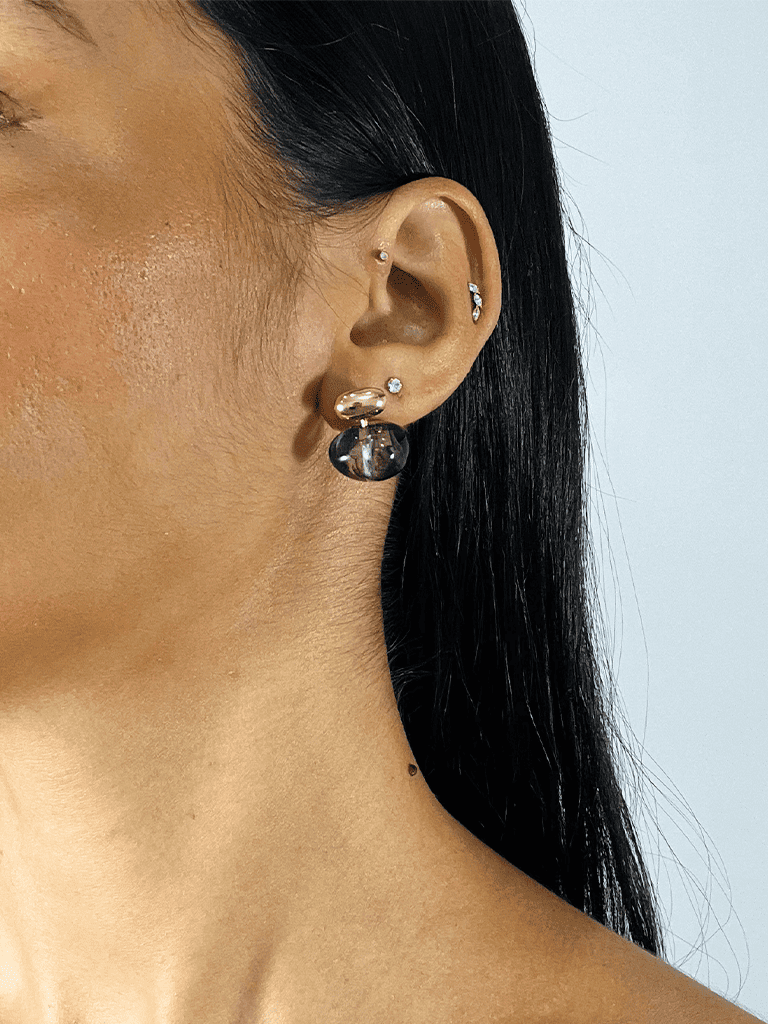 Brinco Boho Dourado com Pedra Preta Transparente