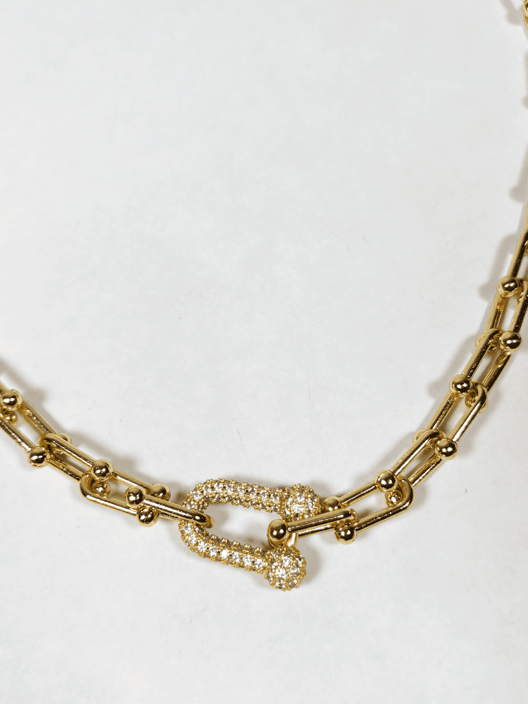 Colar Boho de Metal Dourado com Fecho em Zircônia