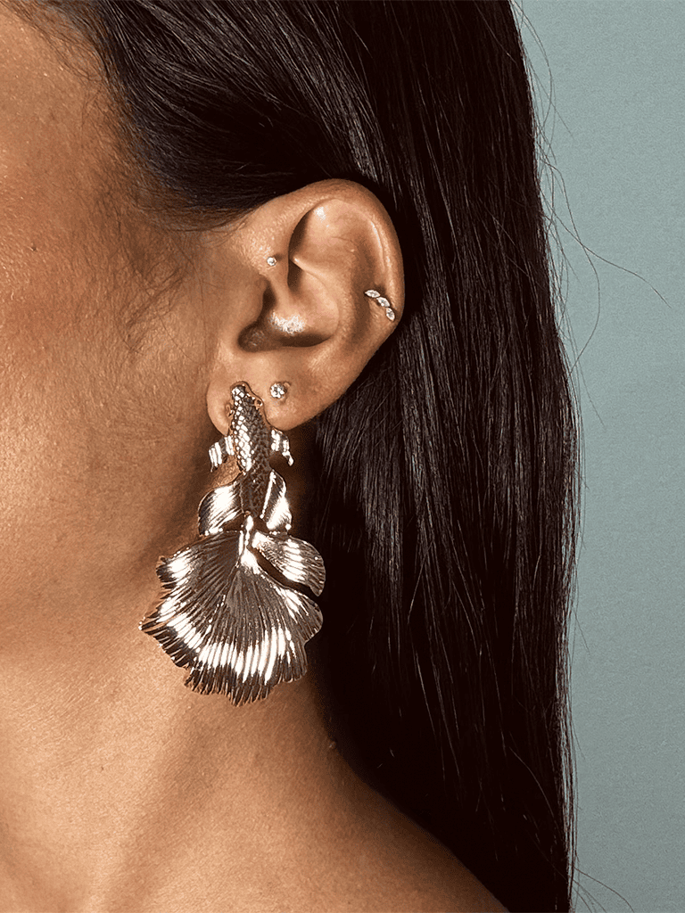 Brinco Boho de Metal Dourado com Formato de Peixe