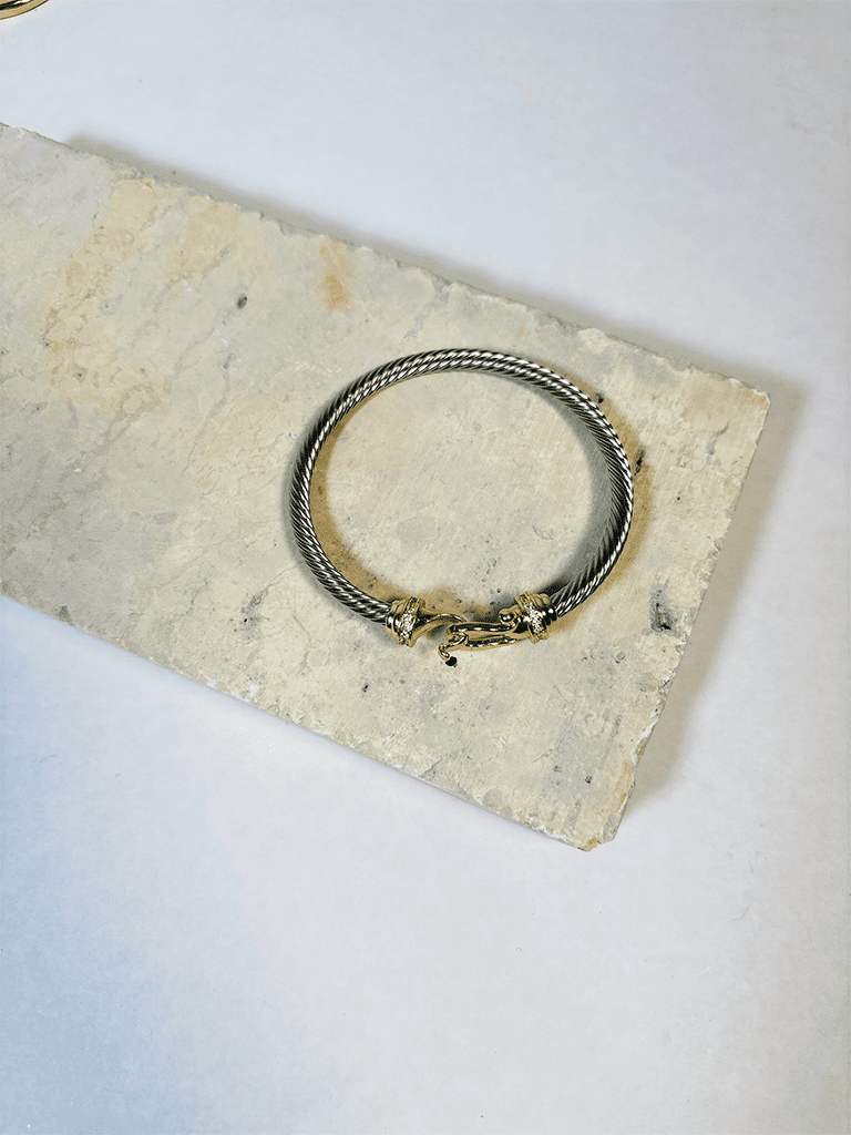 Pulseira Boho Metal Prata com Fecho Dourado