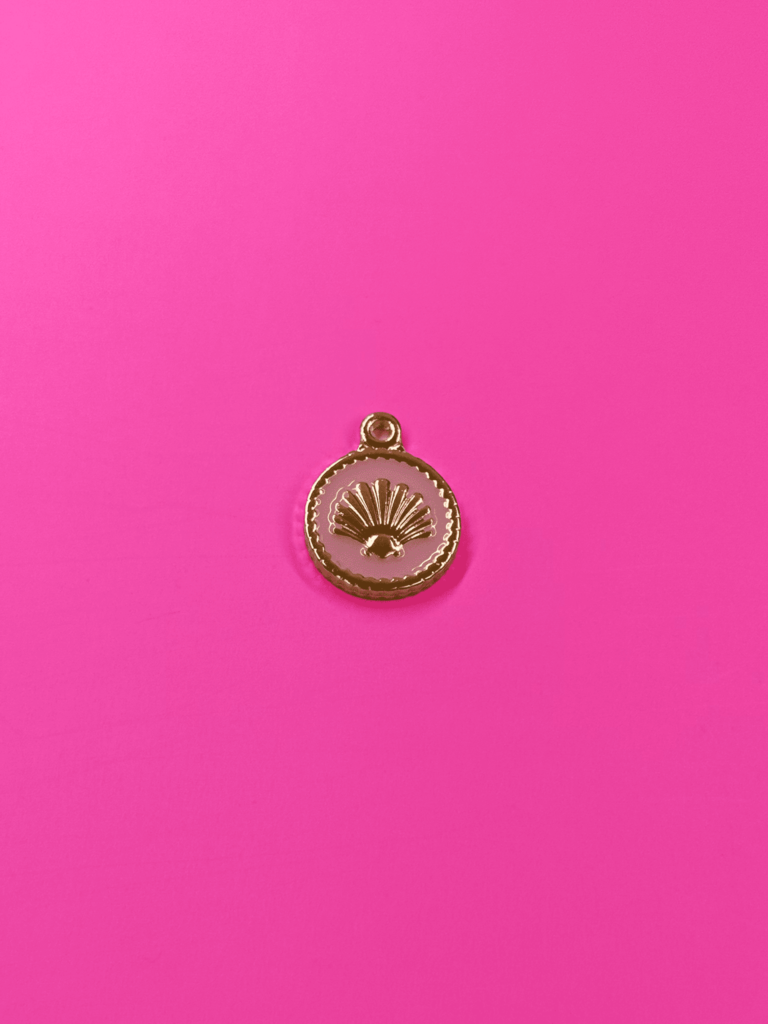 Pingente Dourado Rosa Claro com Concha