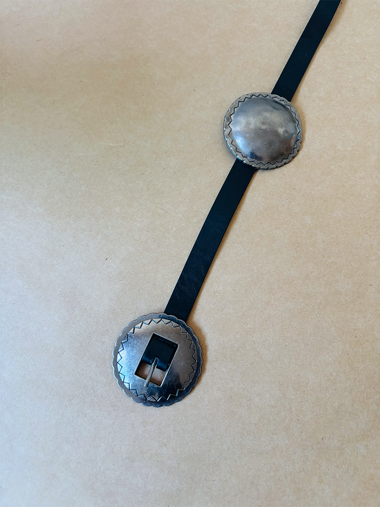 Cinto de Couro Sintético Preto com Fivela de Metal Redonda