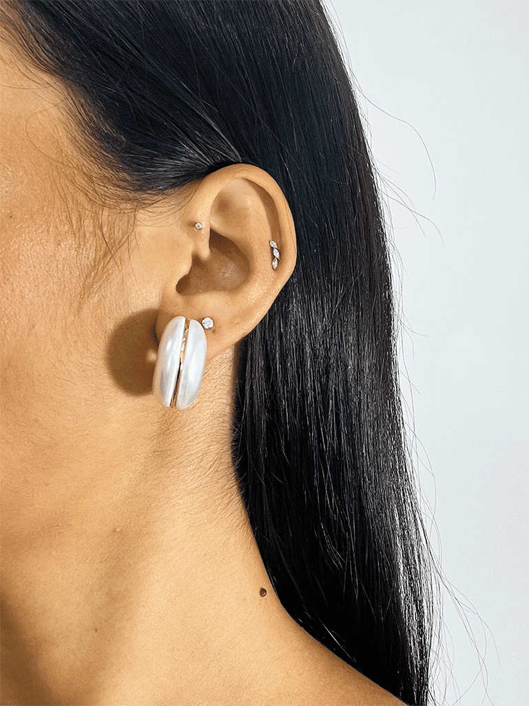 Brinco de Argola Boho Dourado com Madrepérola