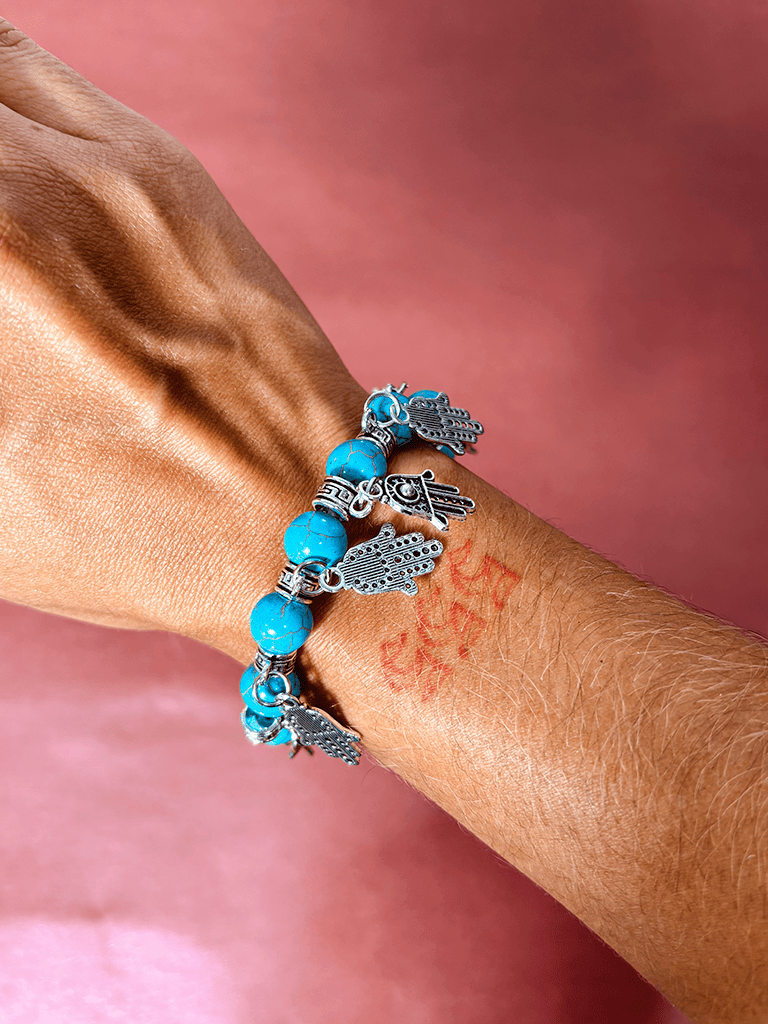 Pulseira Boho de Miçangas Azuis e Pingentes