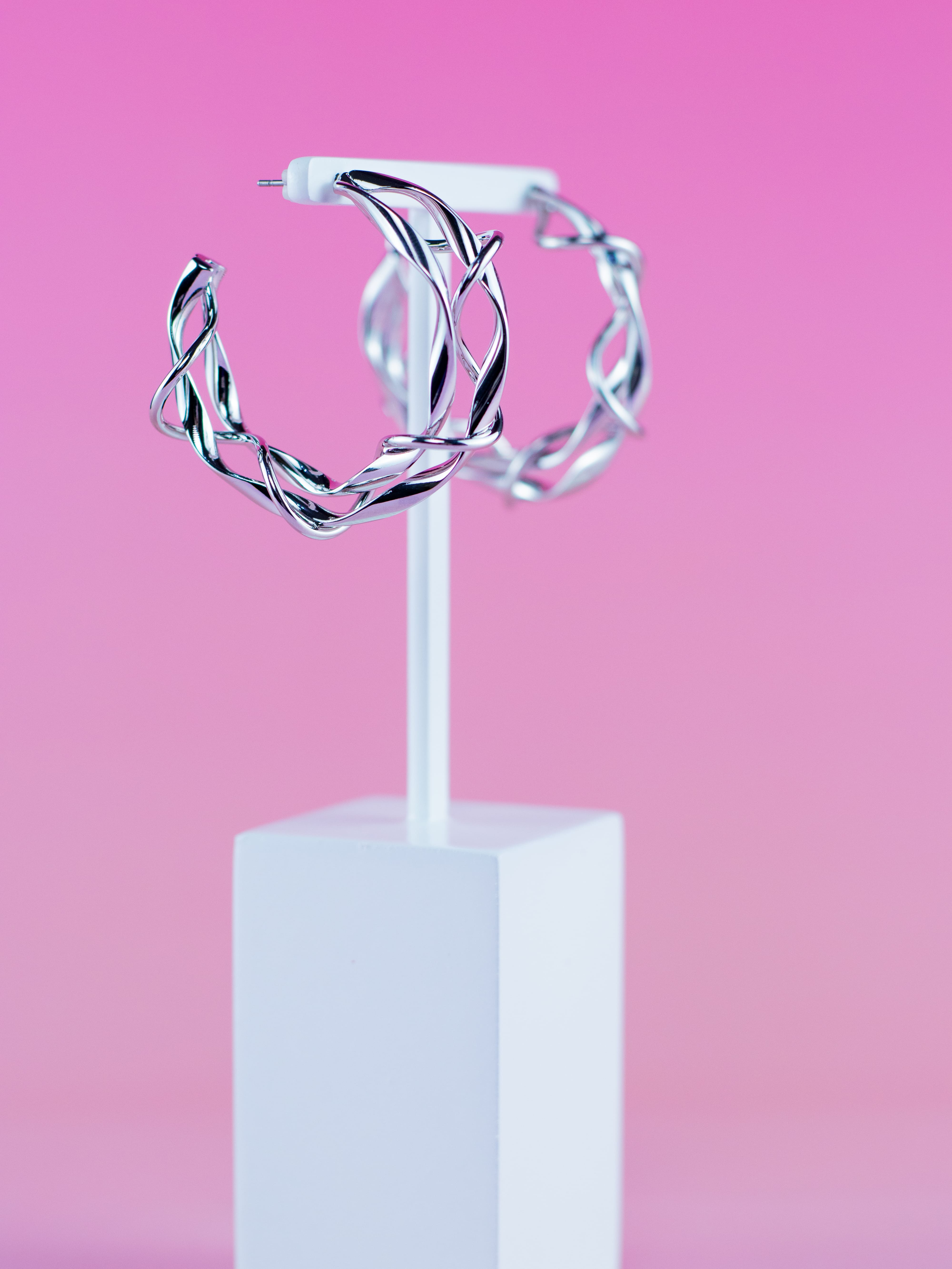 Argola de Aro Trançado de Metal Prata