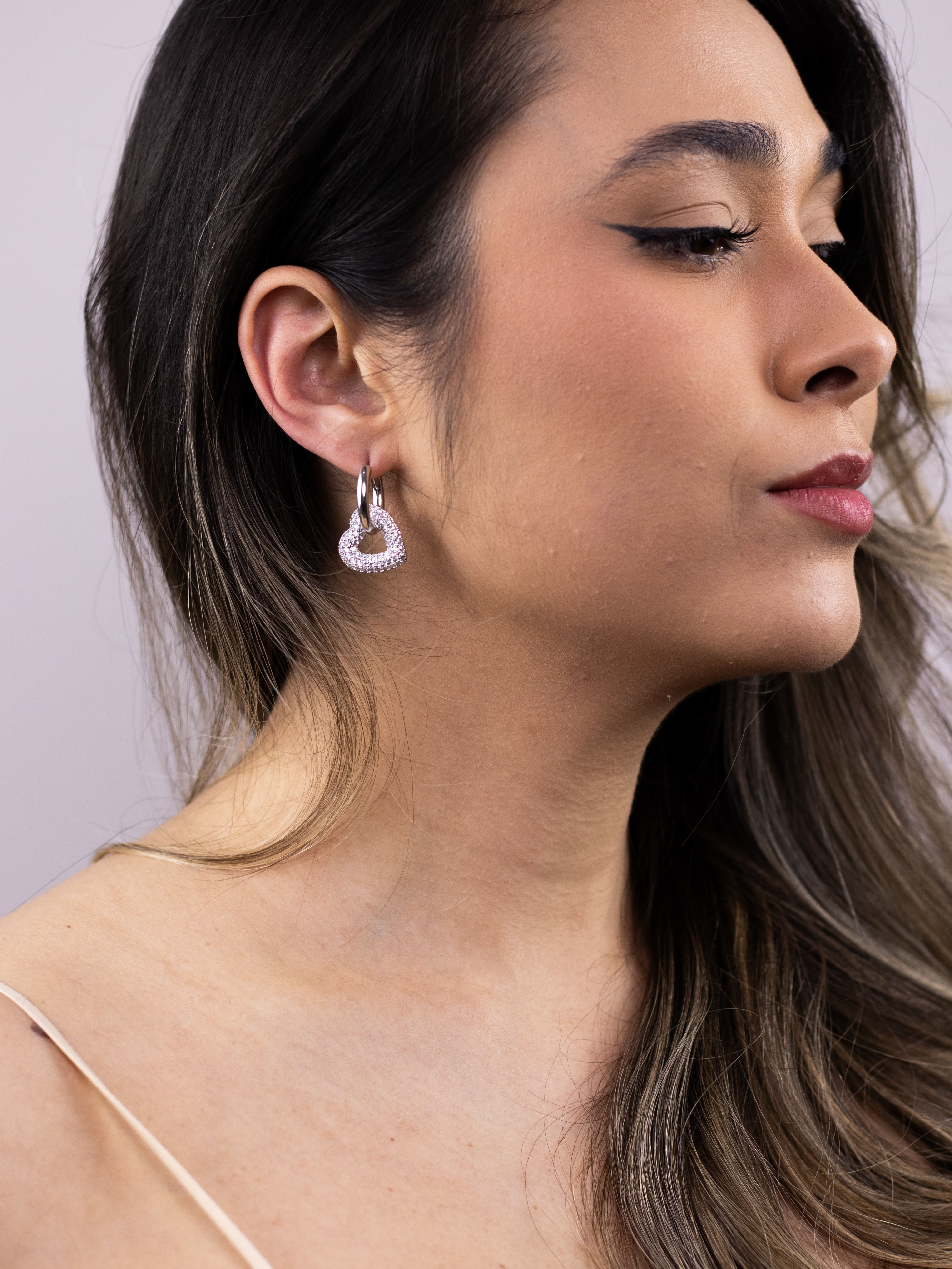 Argola com Pingente Prata de Coração Cravejado Vazado