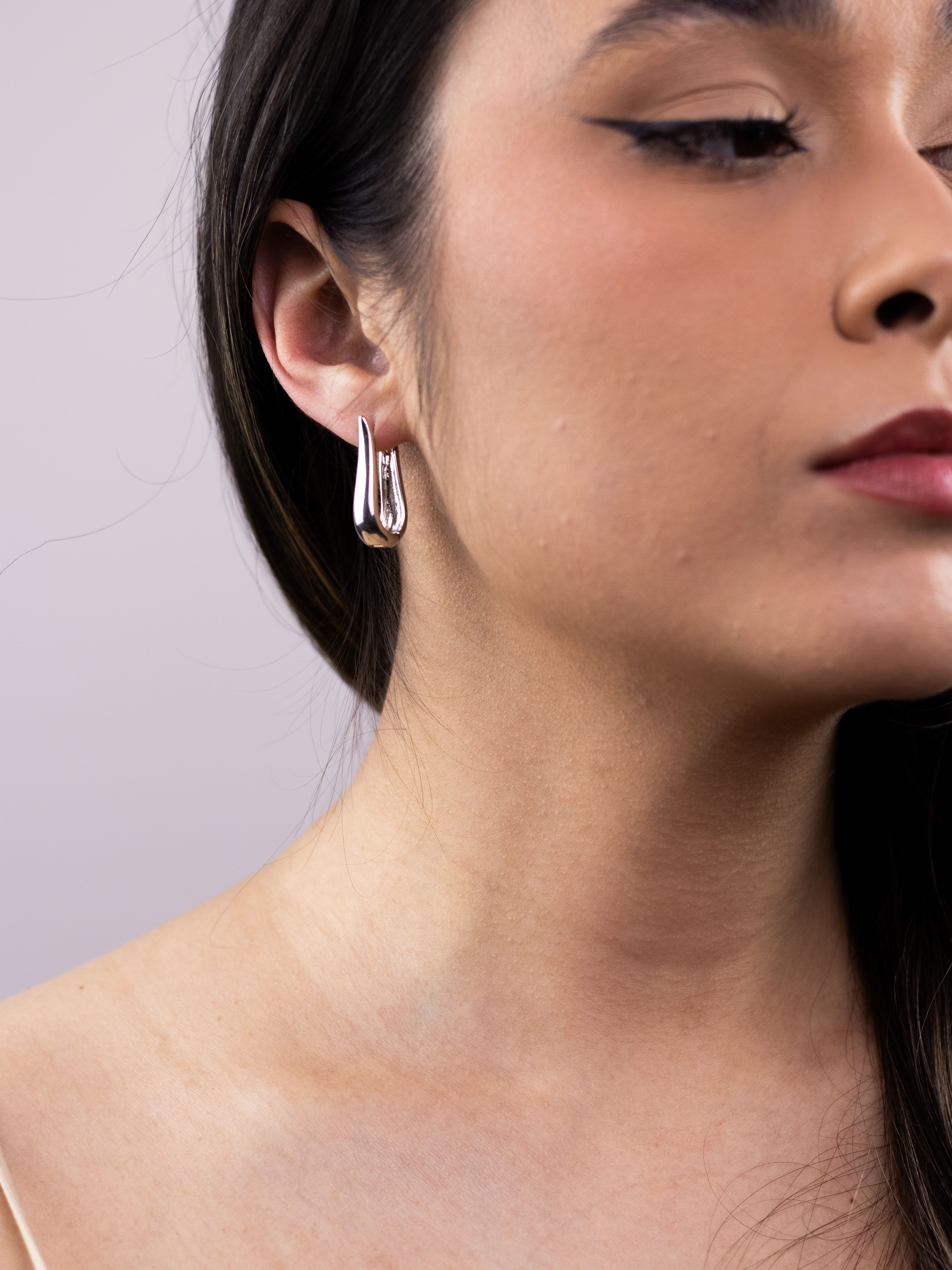 Argola Gota de Metal Liso Prata