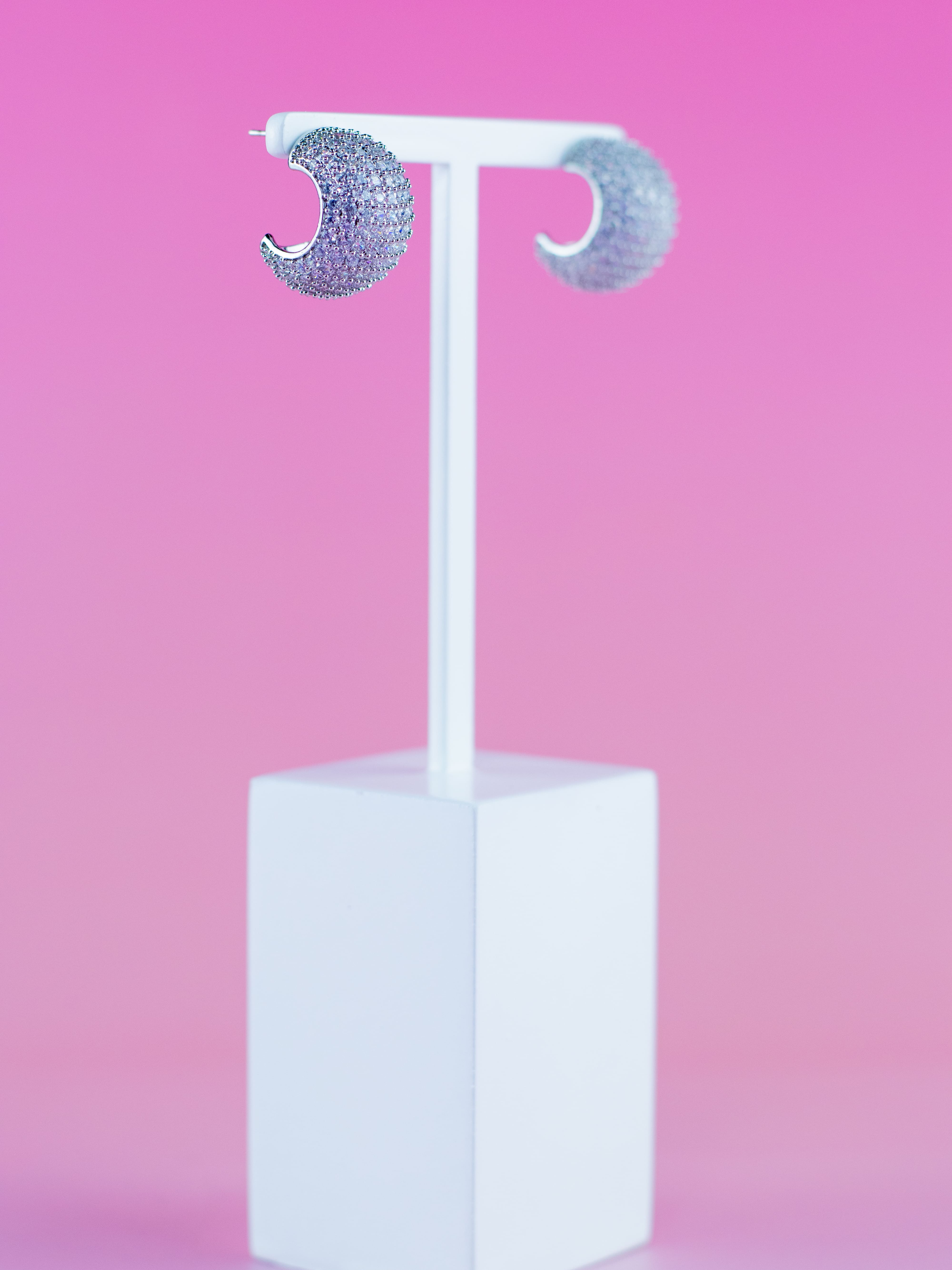 Argola Prata Cravejada de Zircônia