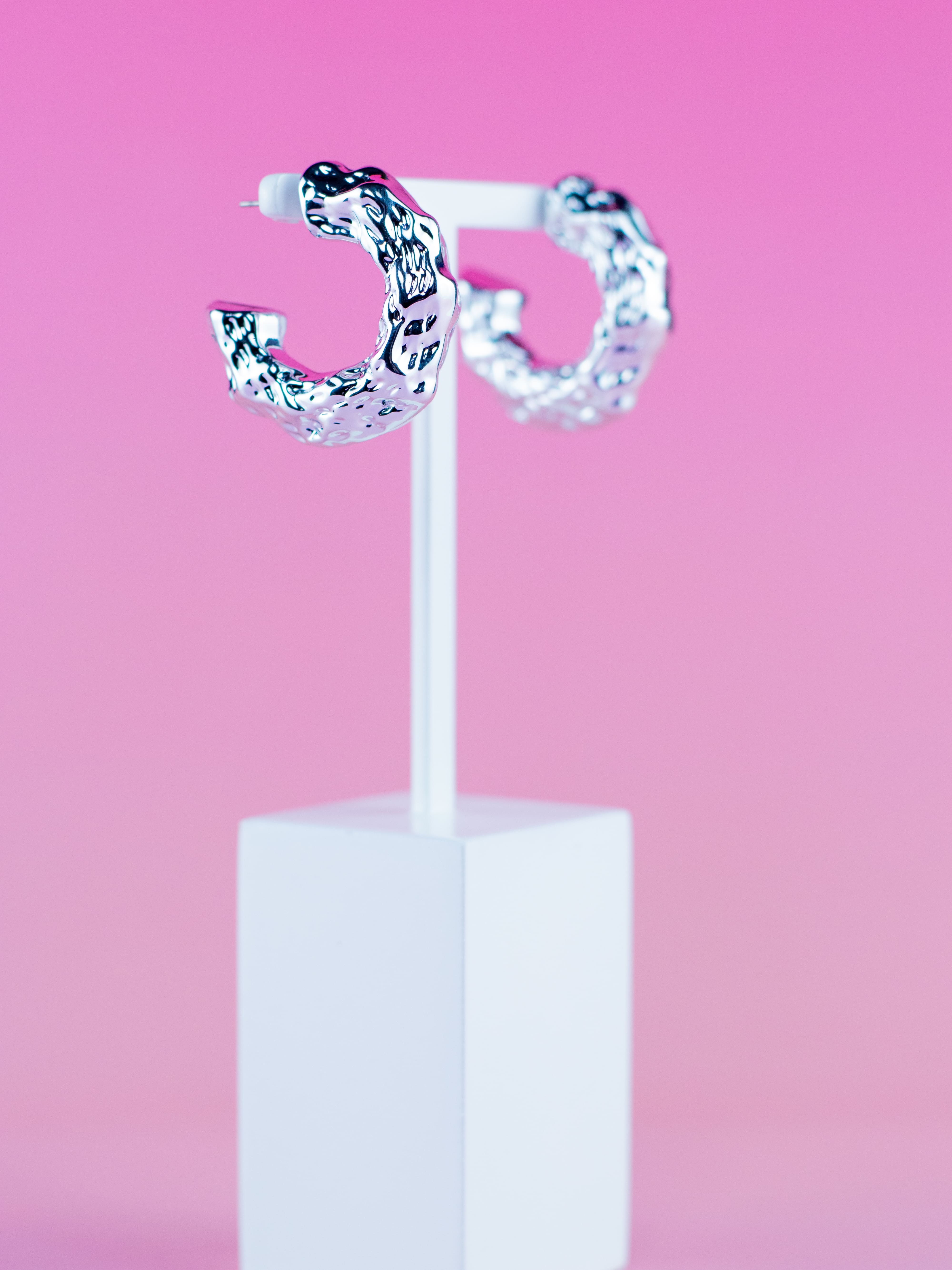 Argola Prata de ABS Martelada