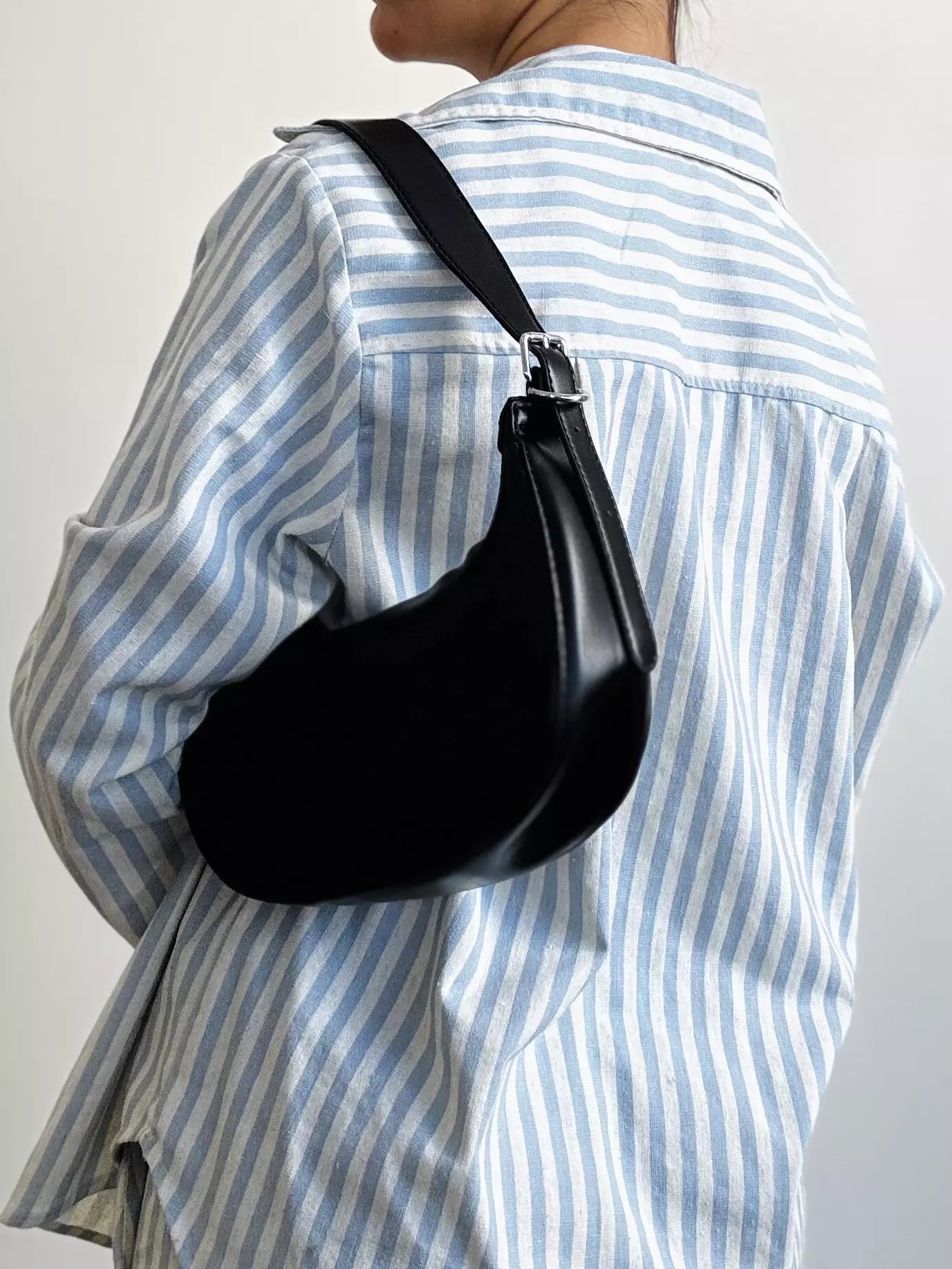 Bolsa de Couro Lisa Preta