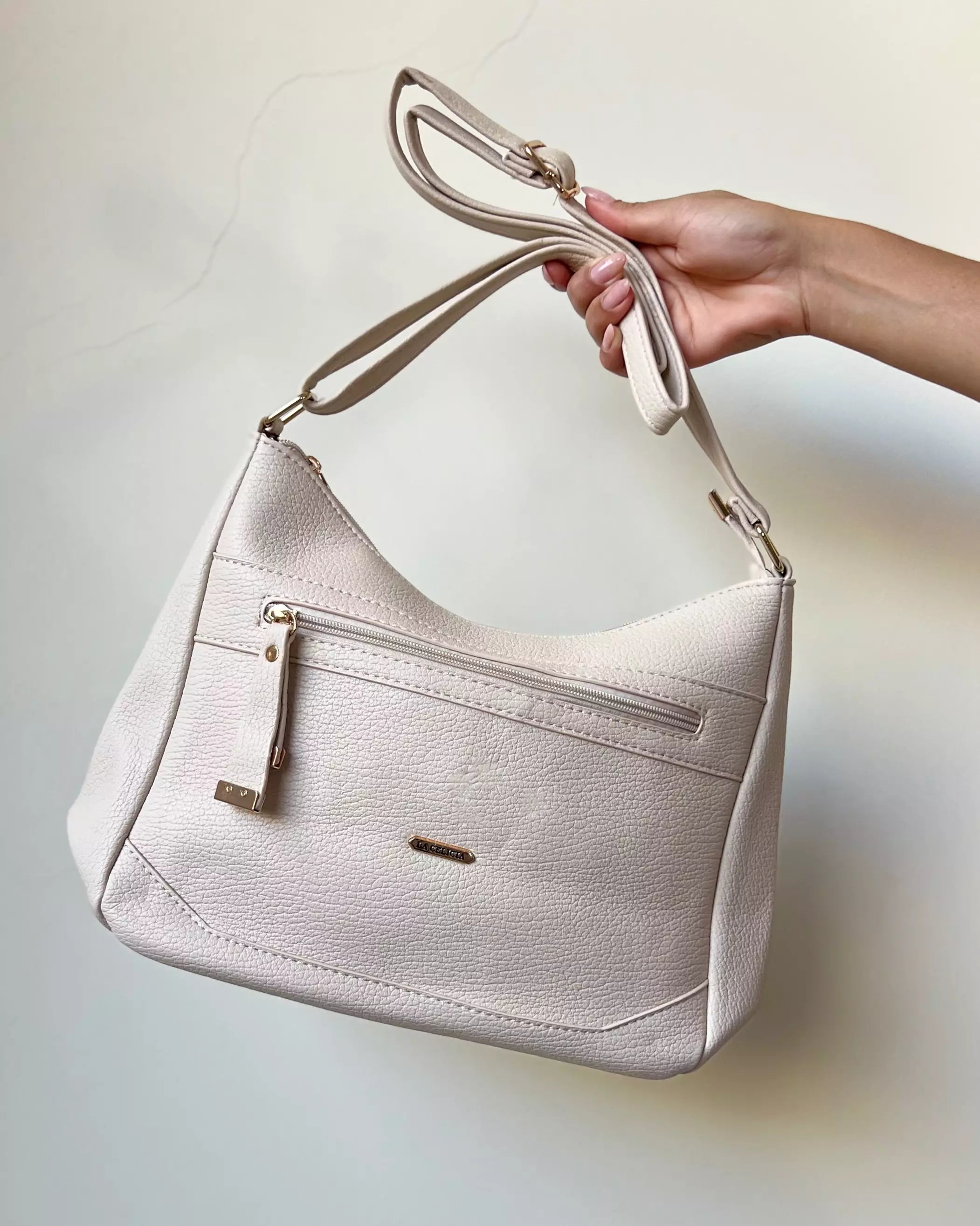 Bolsa Transversal com Bolso Frontal e Alça Regulável