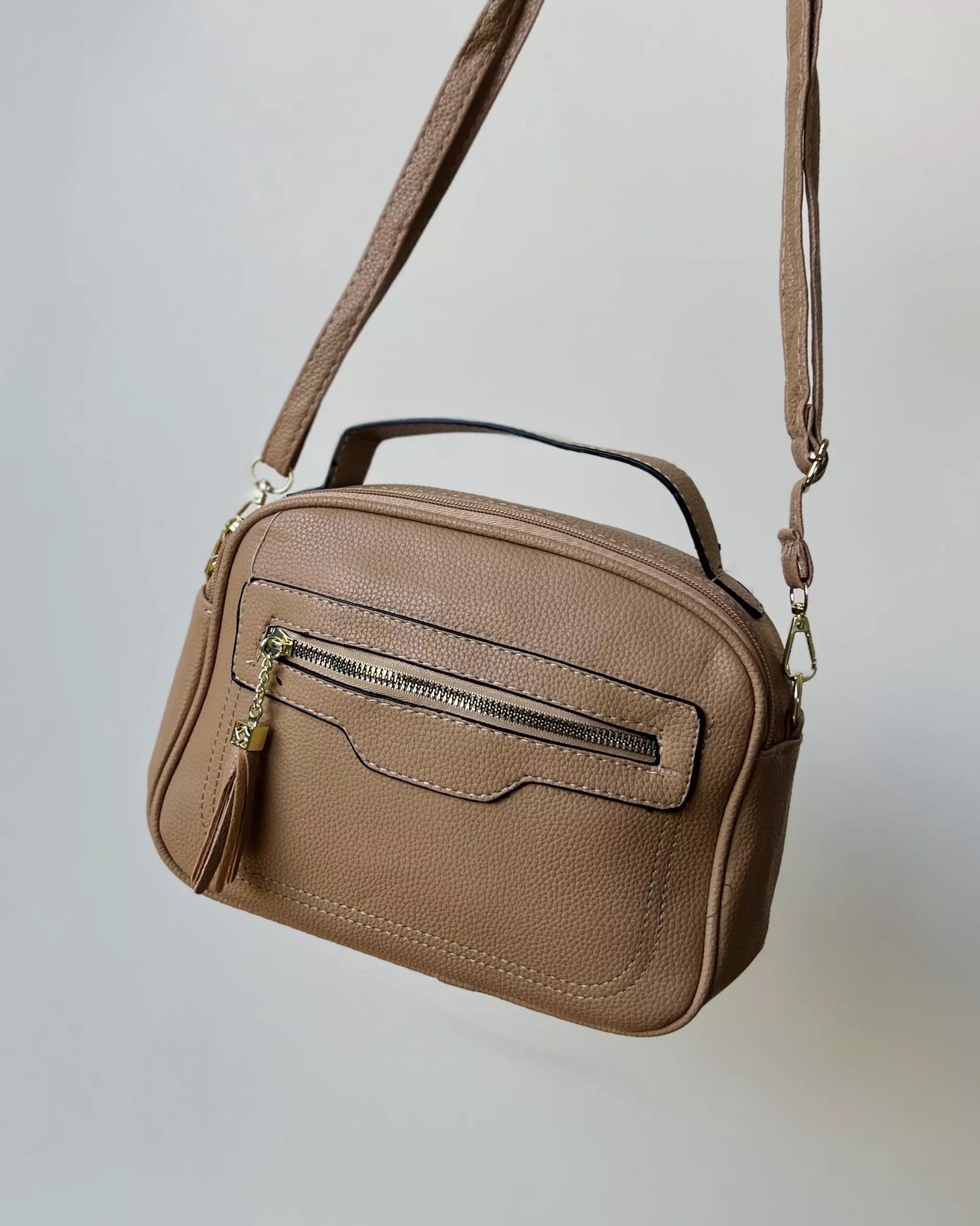 Bolsa Tiracolo com Bolso Frontal e Zíper