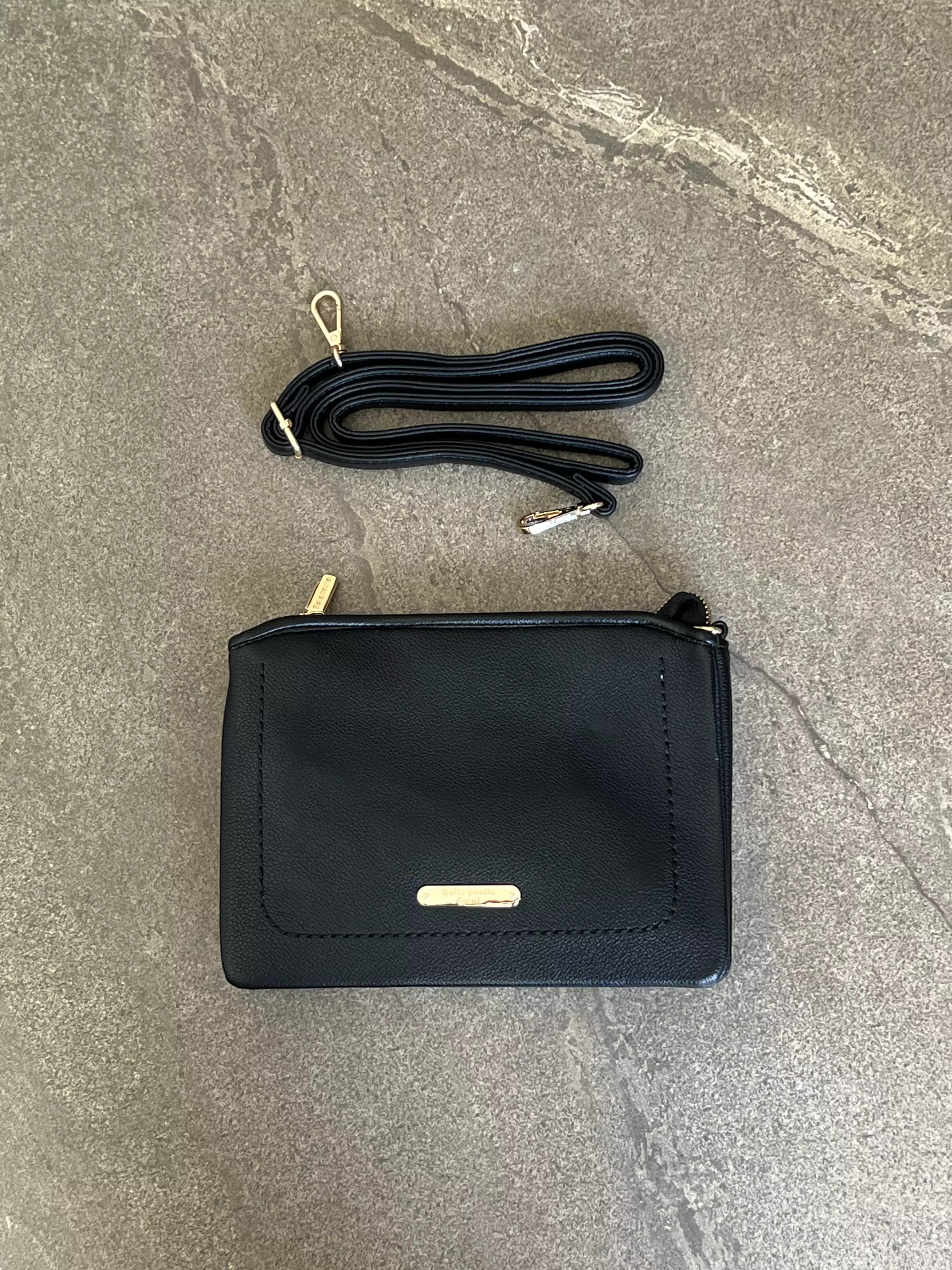 Bolsa Transversal Média com Bolso Frontal