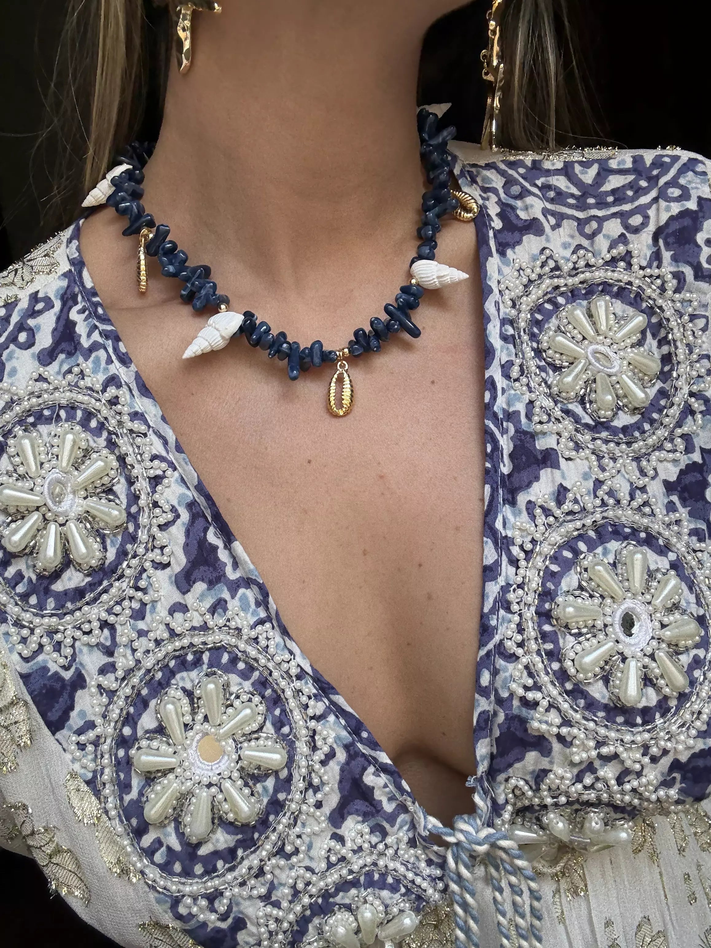 Colar Conchas e Pedras Azuis