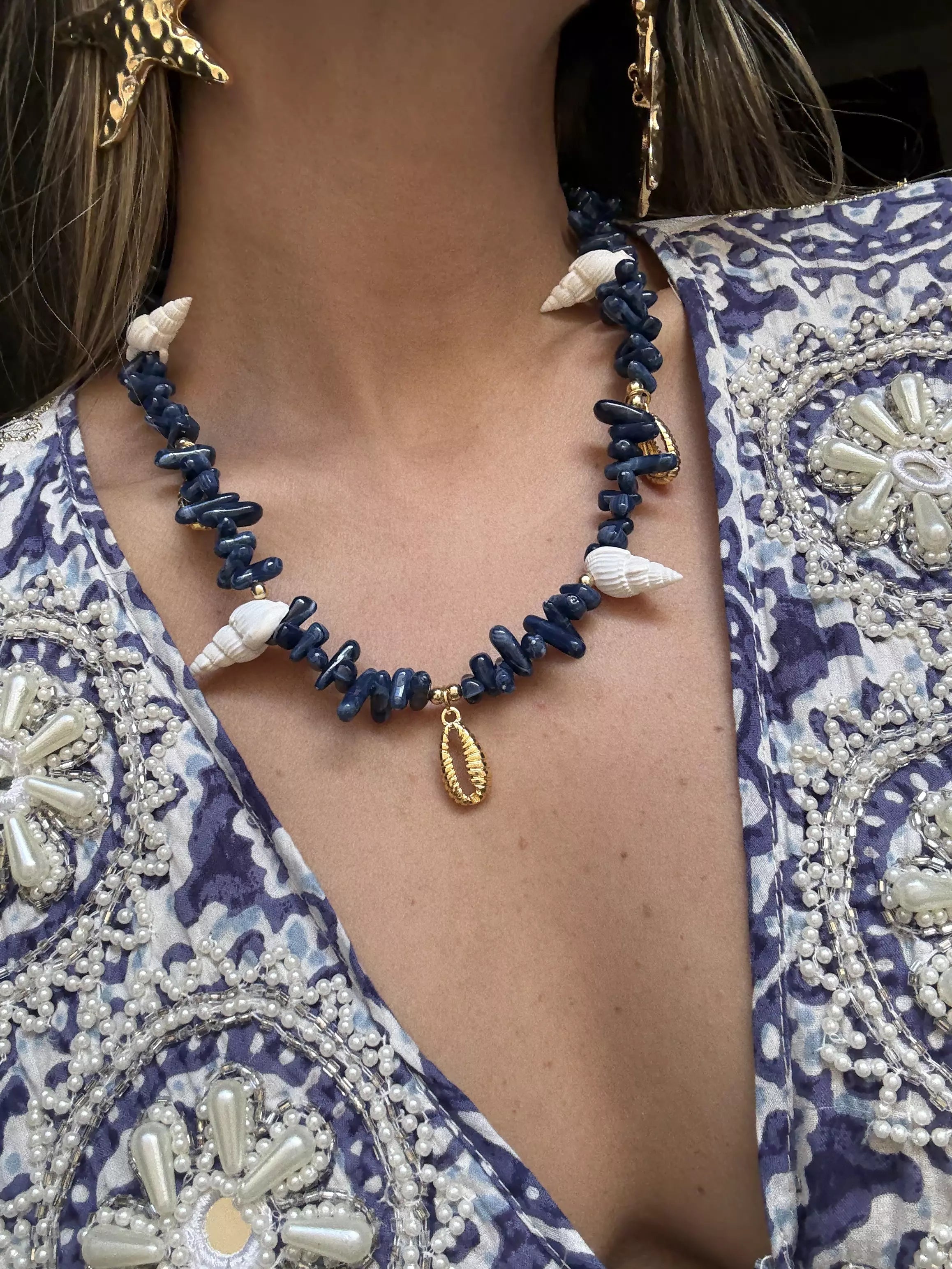 Colar Conchas e Pedras Azuis