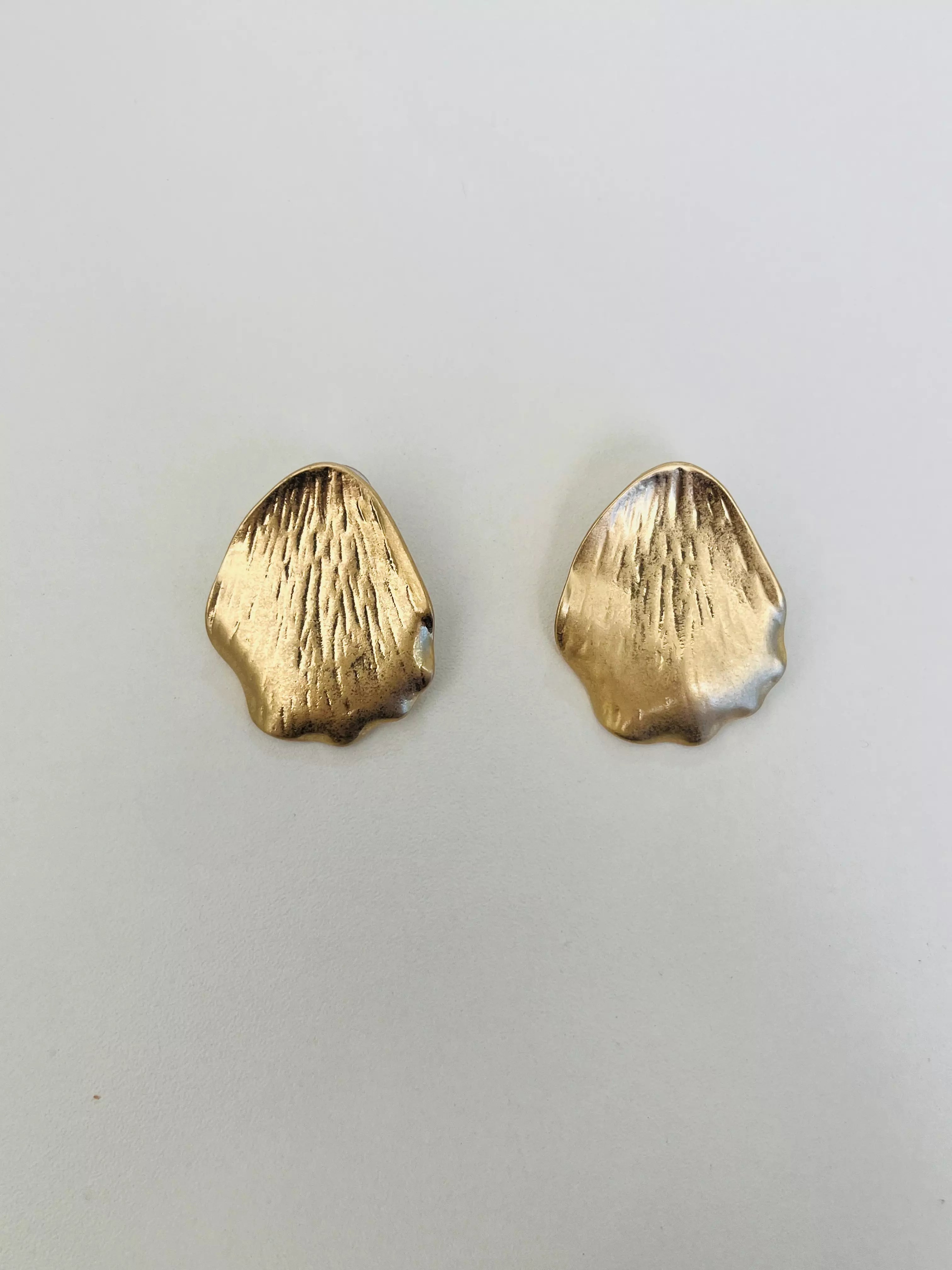 Brinco Folha Dourada Texturizada