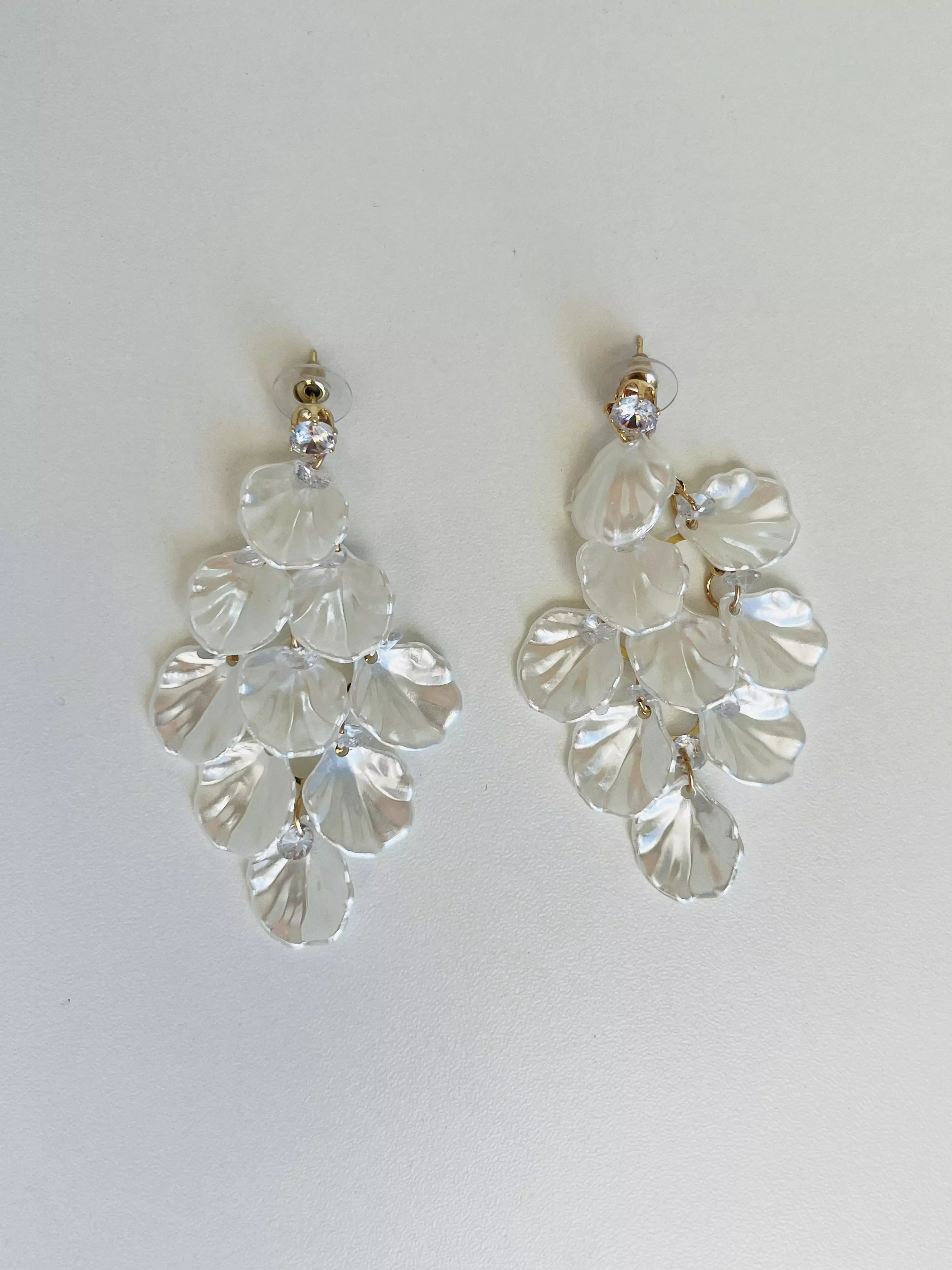 Brinco Cascata de Conchas Brancas