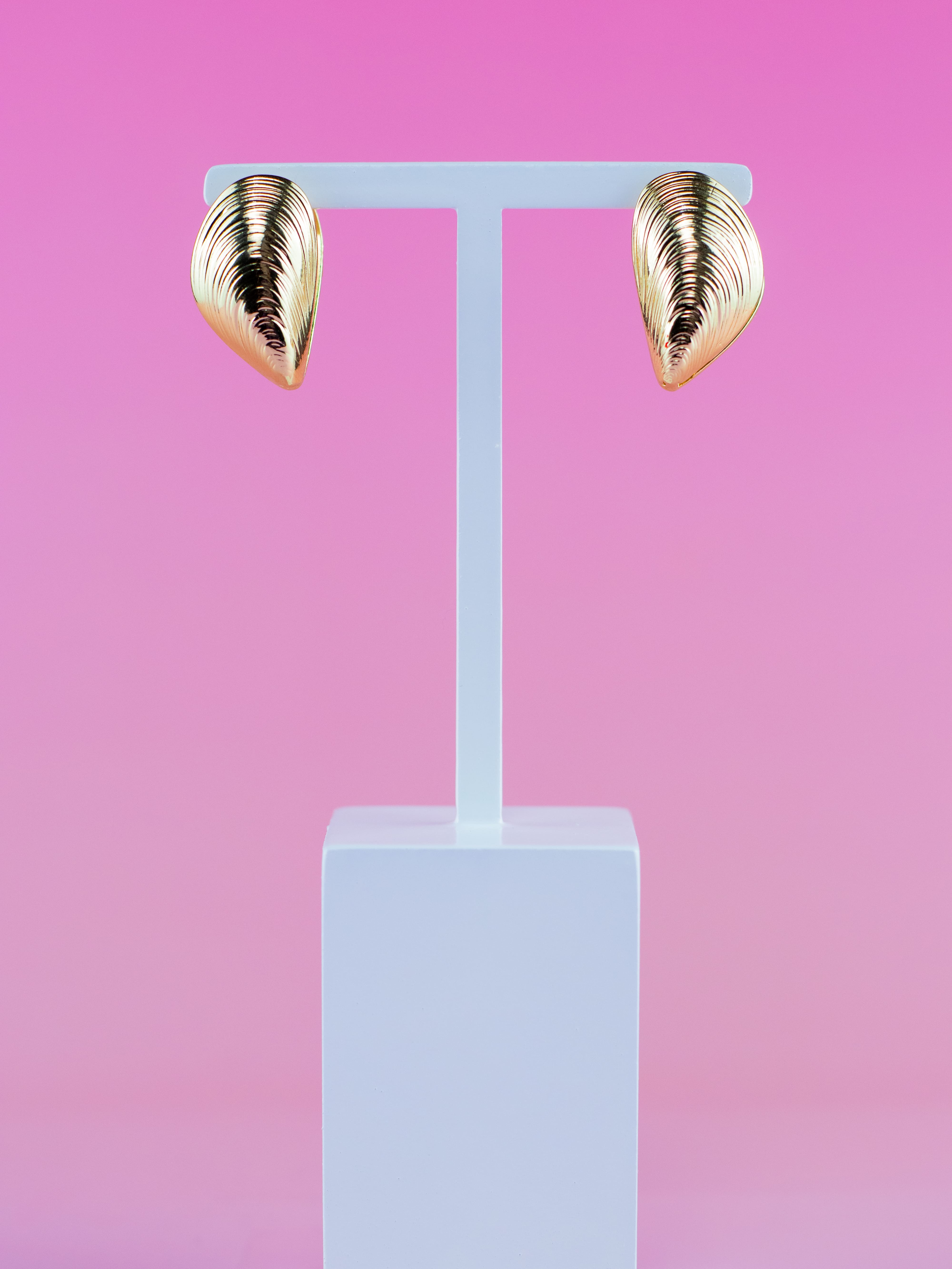 Brinco Argola Concha de Metal Dourado