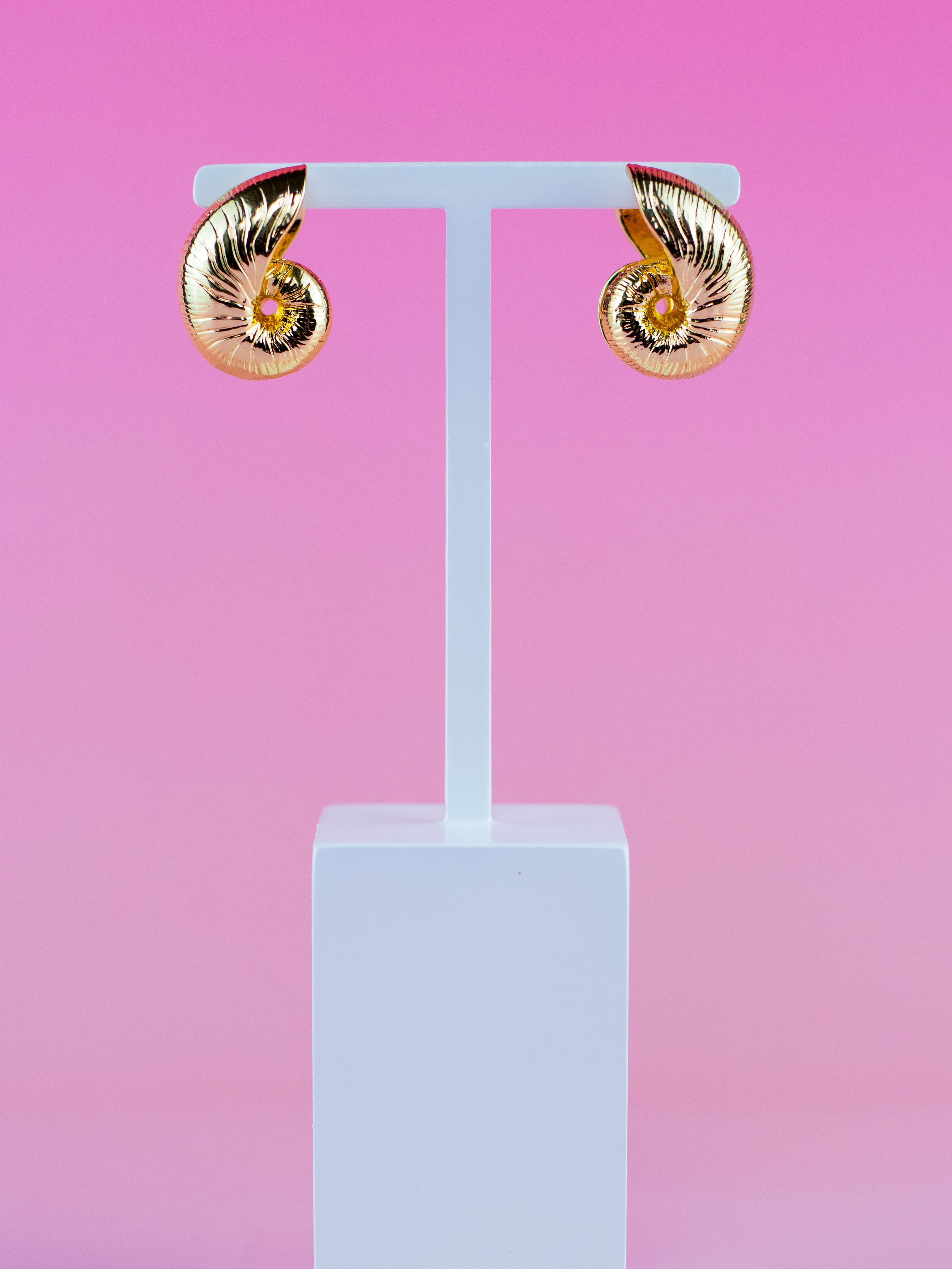 Brinco Argola Caracol de Metal Dourado