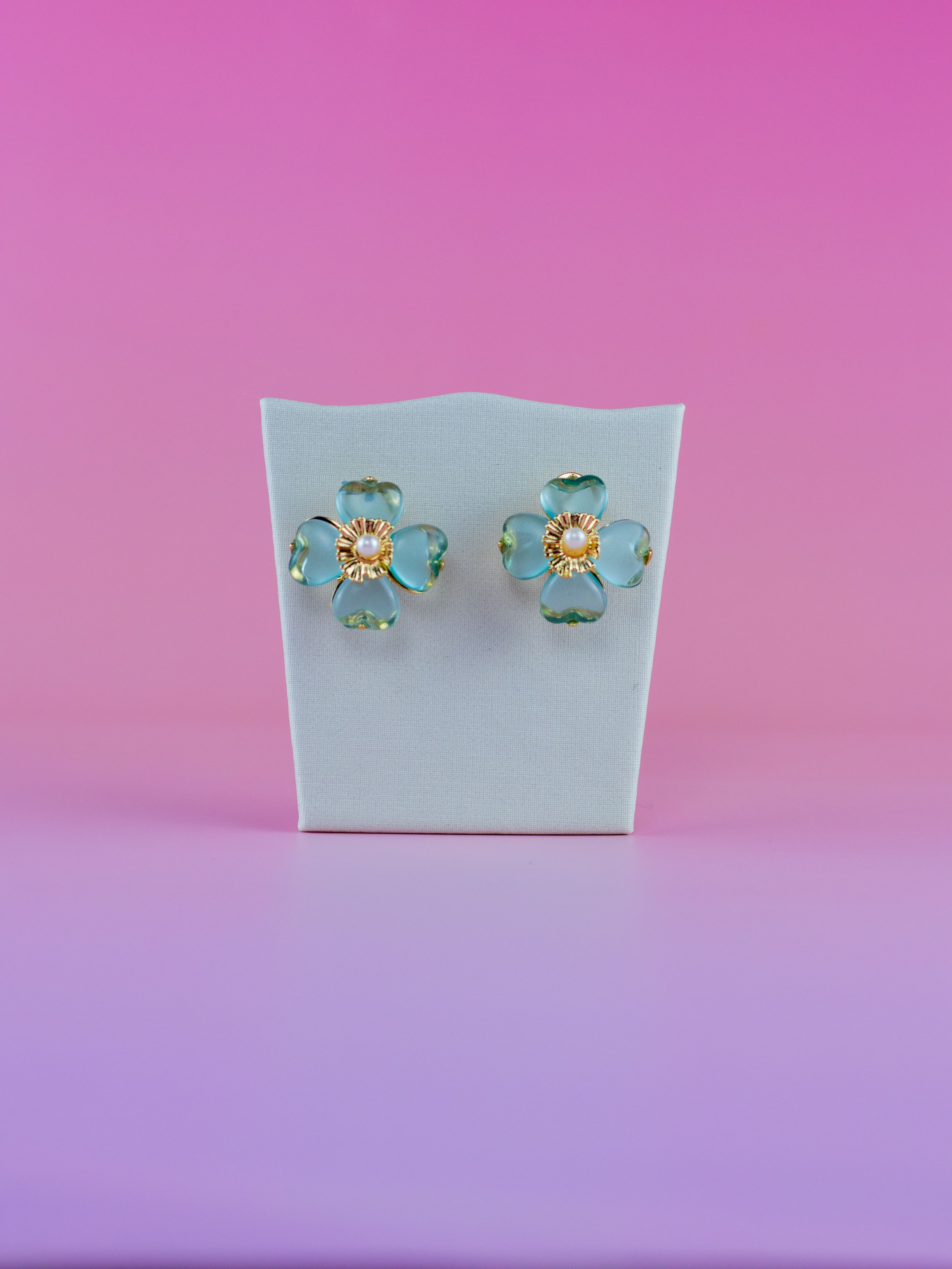 Brinco de Flor Com Pétala de Acrílico Colorido