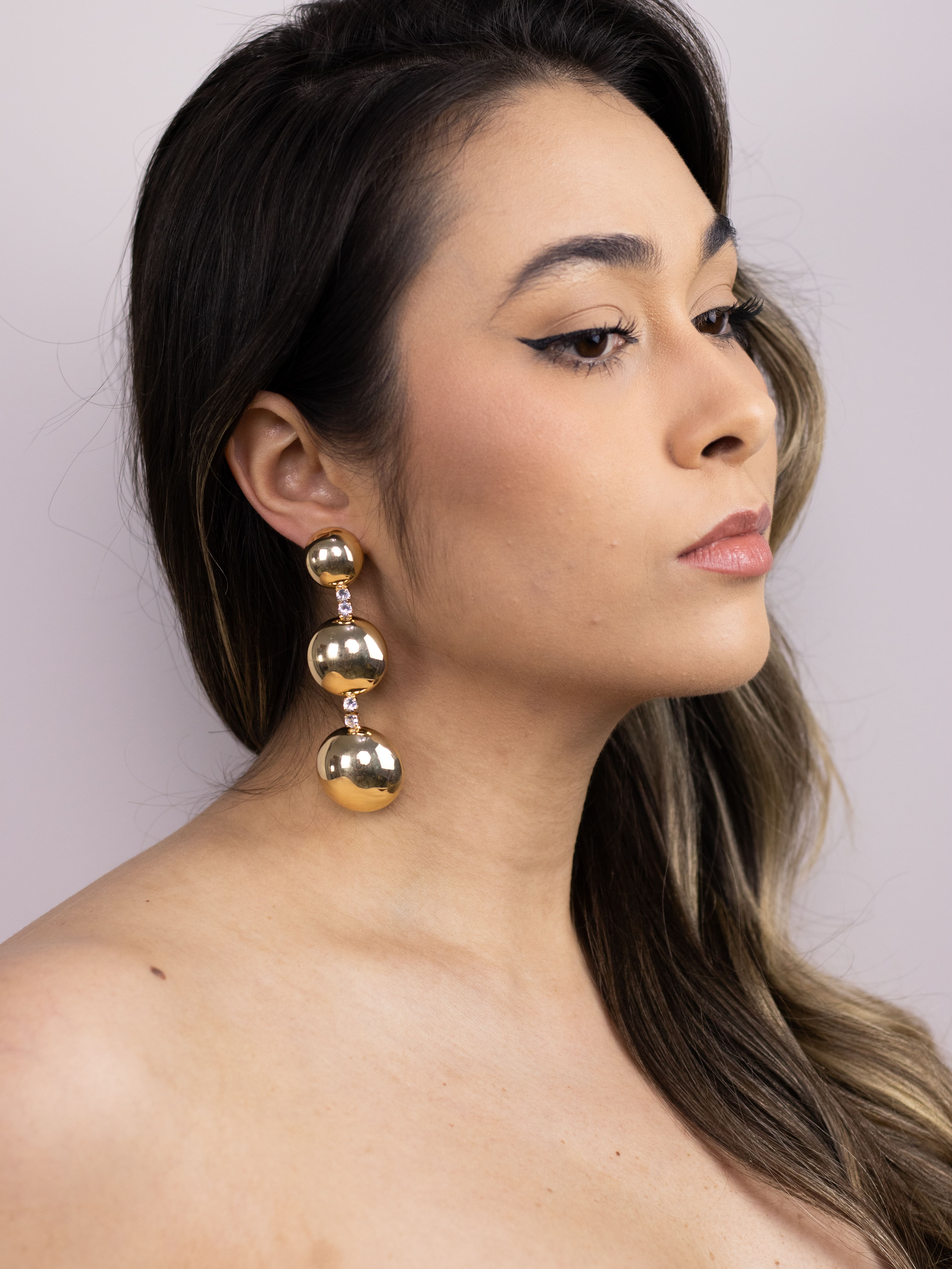 Brinco Triplo de Metal com Esfera e Strass