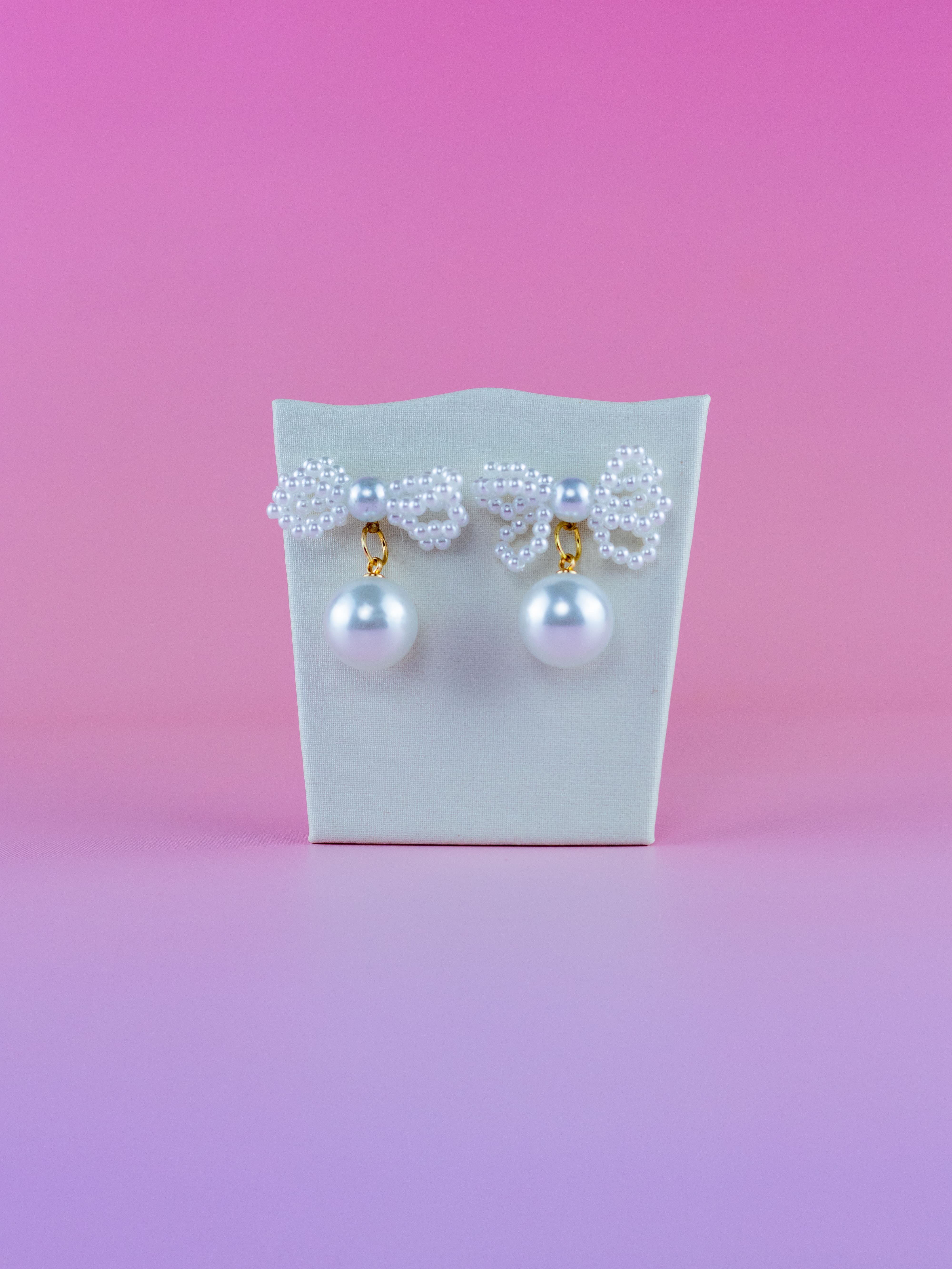 Brinco Laço com Pérolas