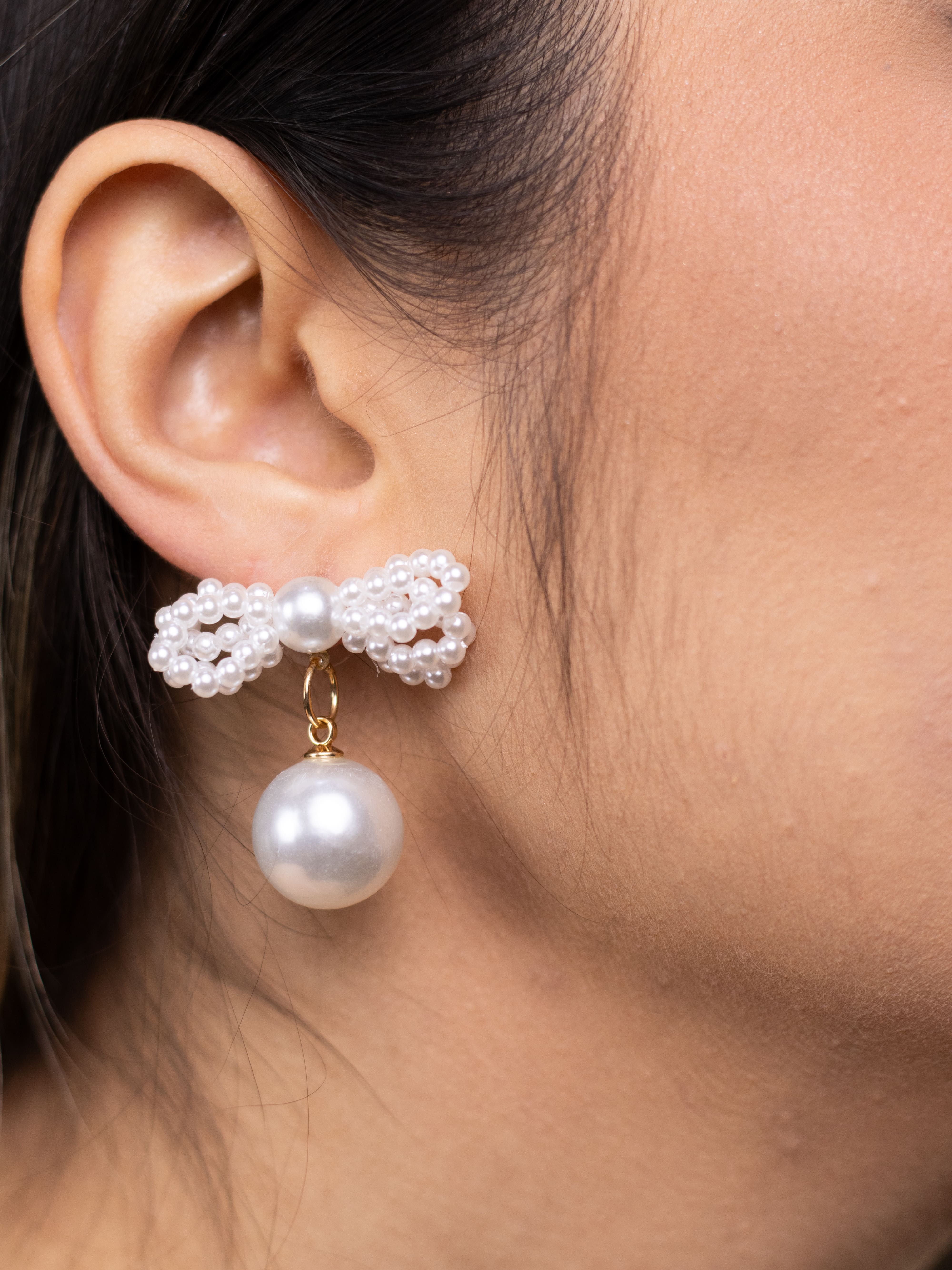 Brinco Laço com Pérolas