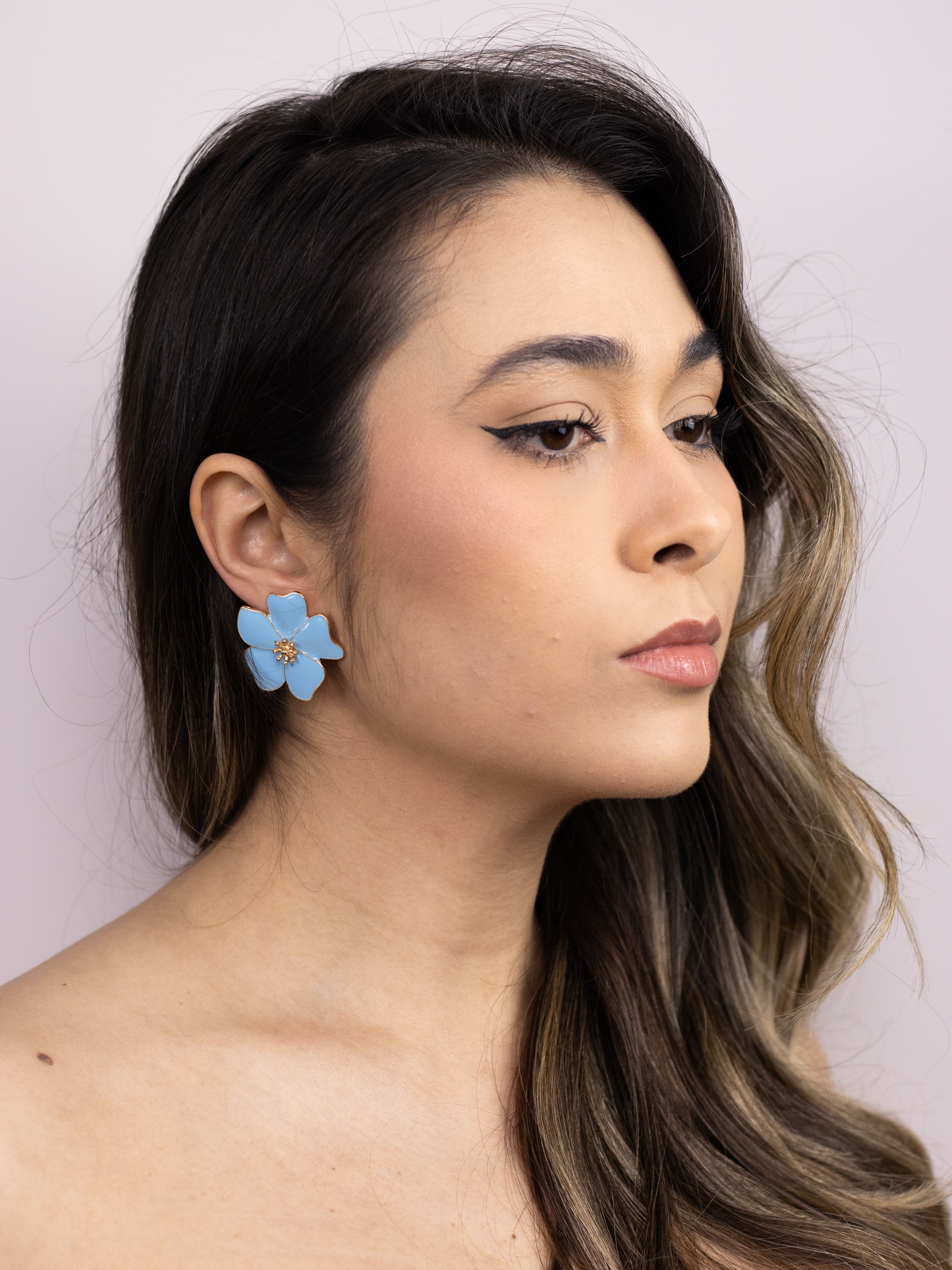 Brinco de Flor Esmaltado de Metal Colorido