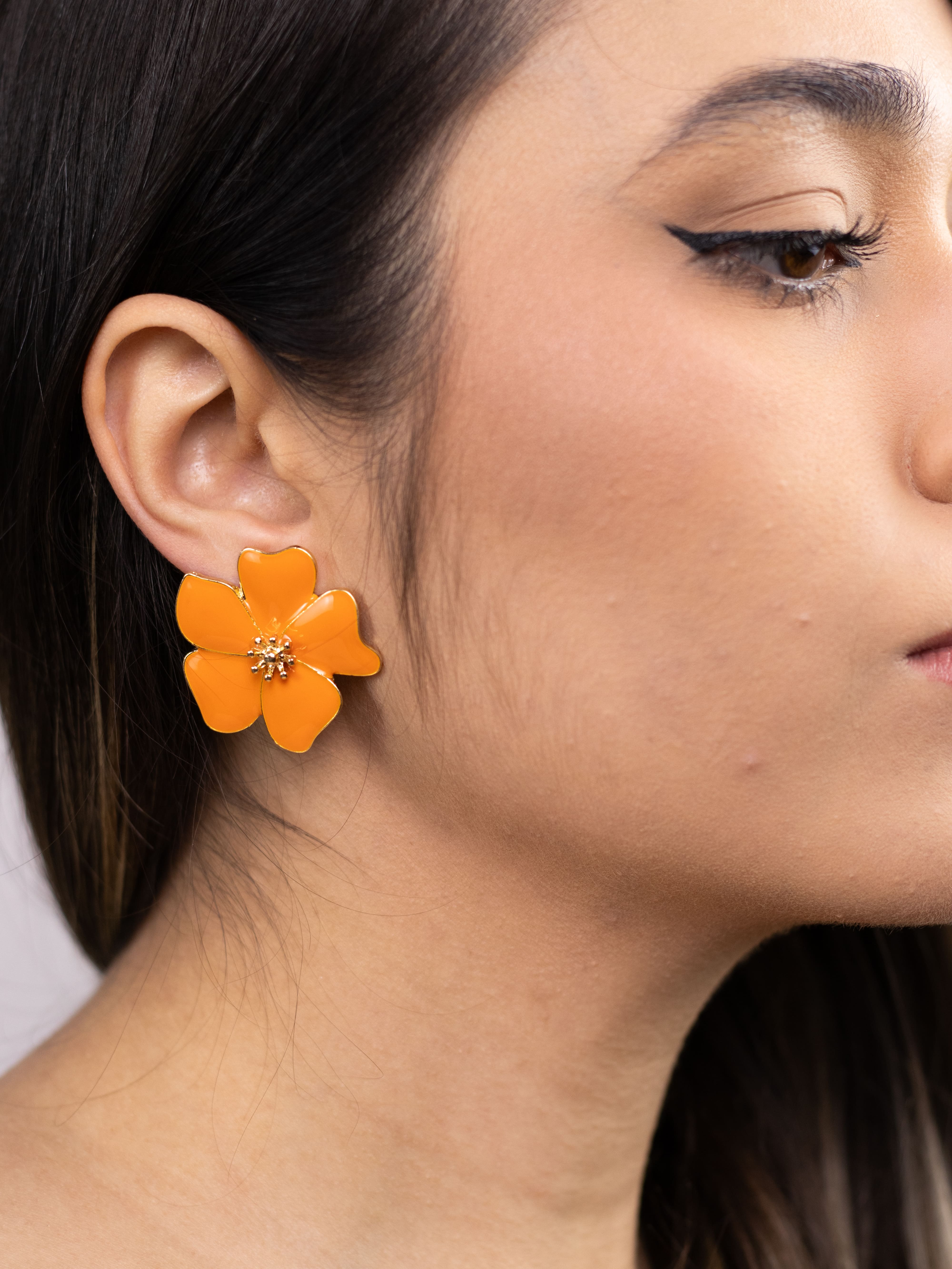 Brinco de Flor Esmaltado de Metal Colorido