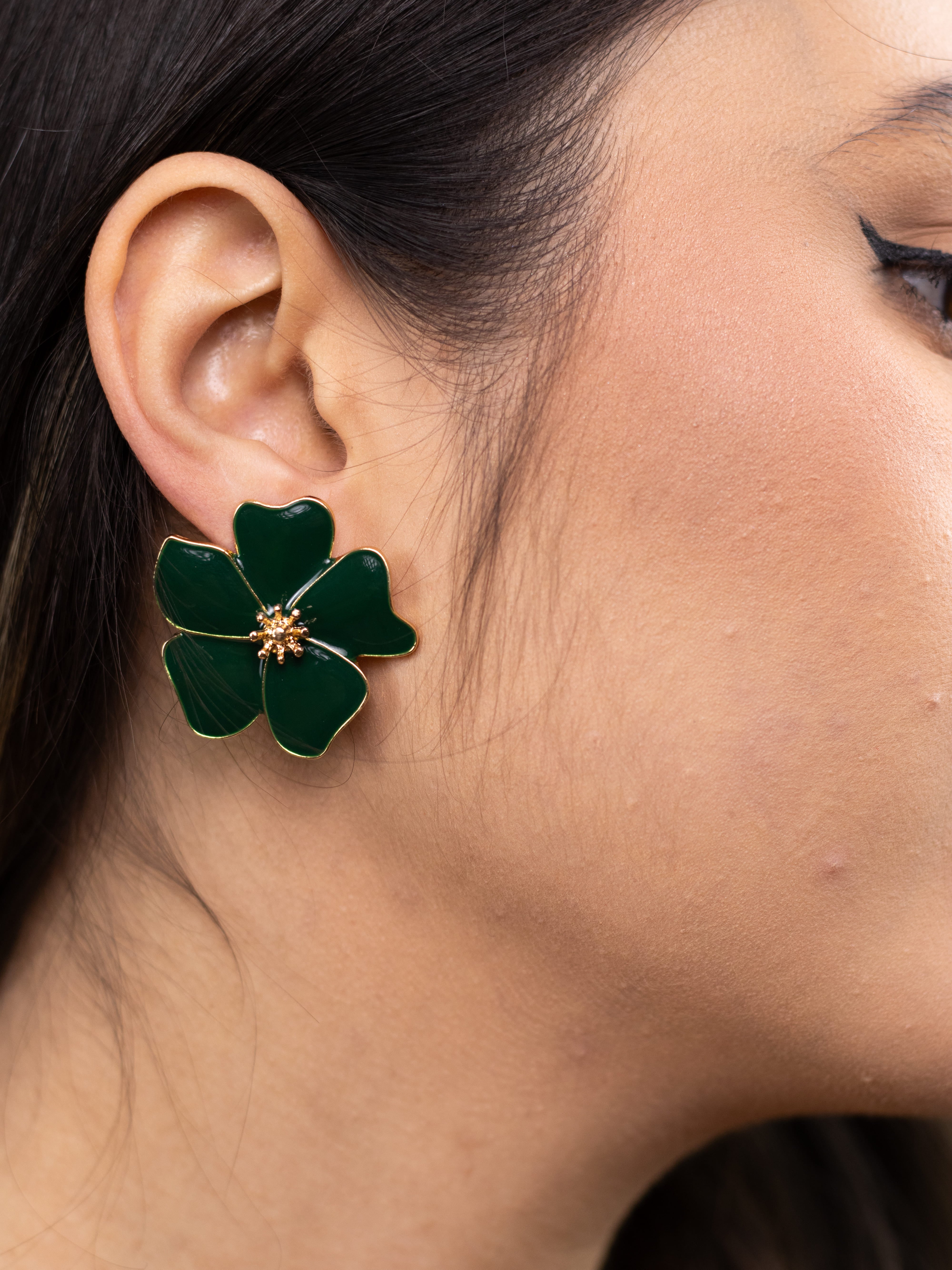 Brinco de Flor Esmaltado de Metal Colorido