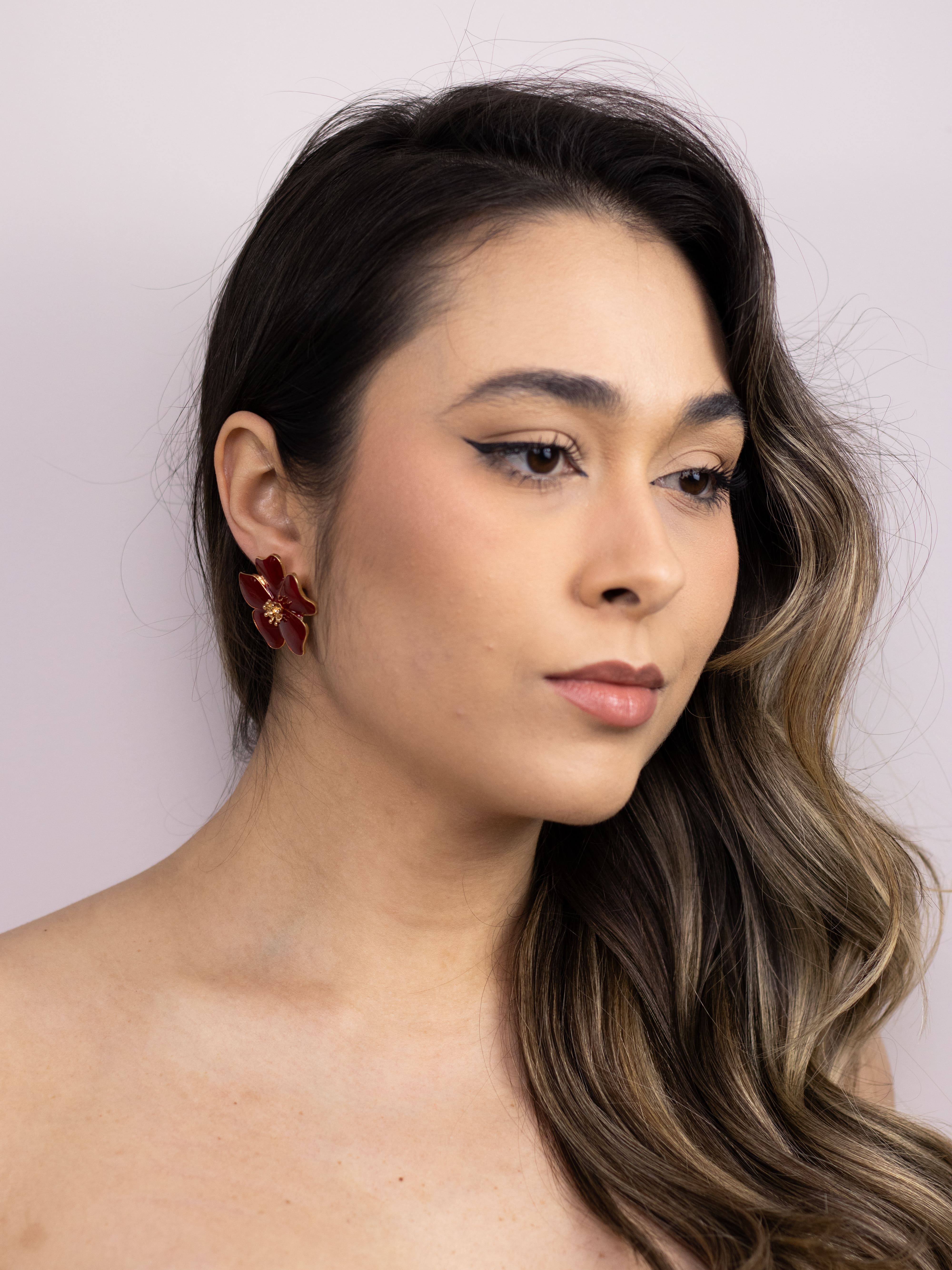 Brinco de Flor Esmaltado de Metal Colorido