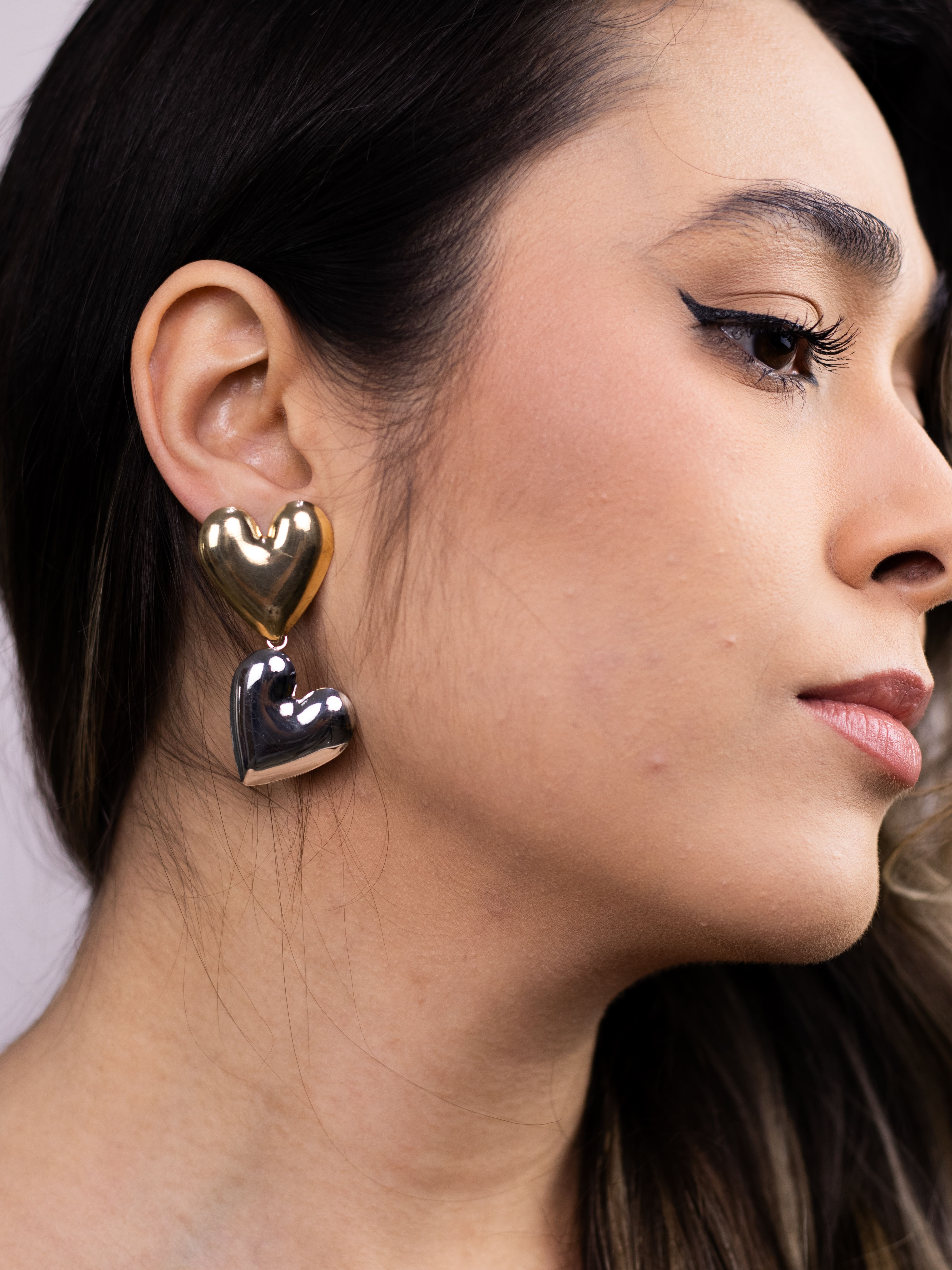 Brinco Metal Dois Banhos Duplo de Coração