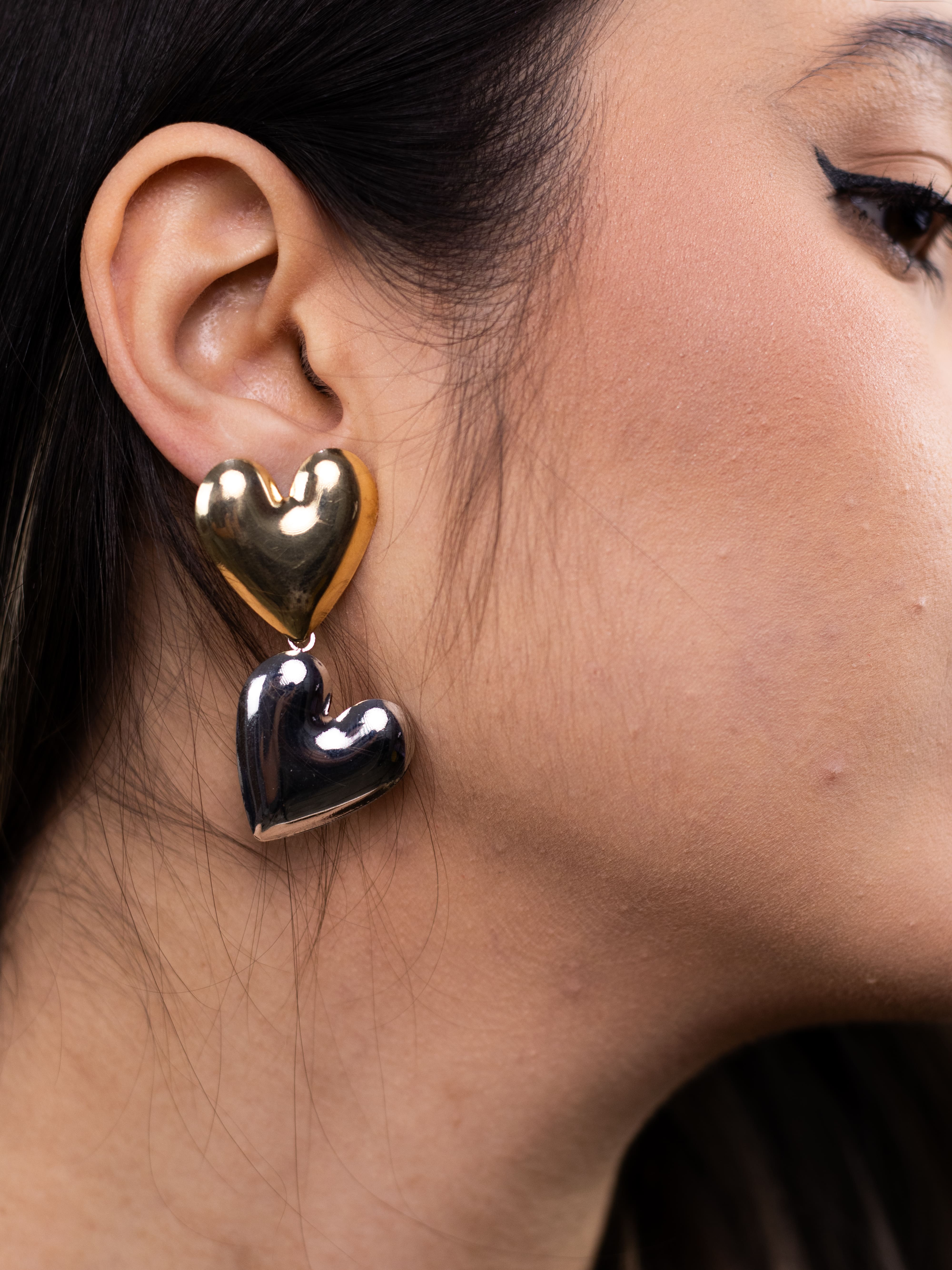 Brinco Metal Dois Banhos Duplo de Coração