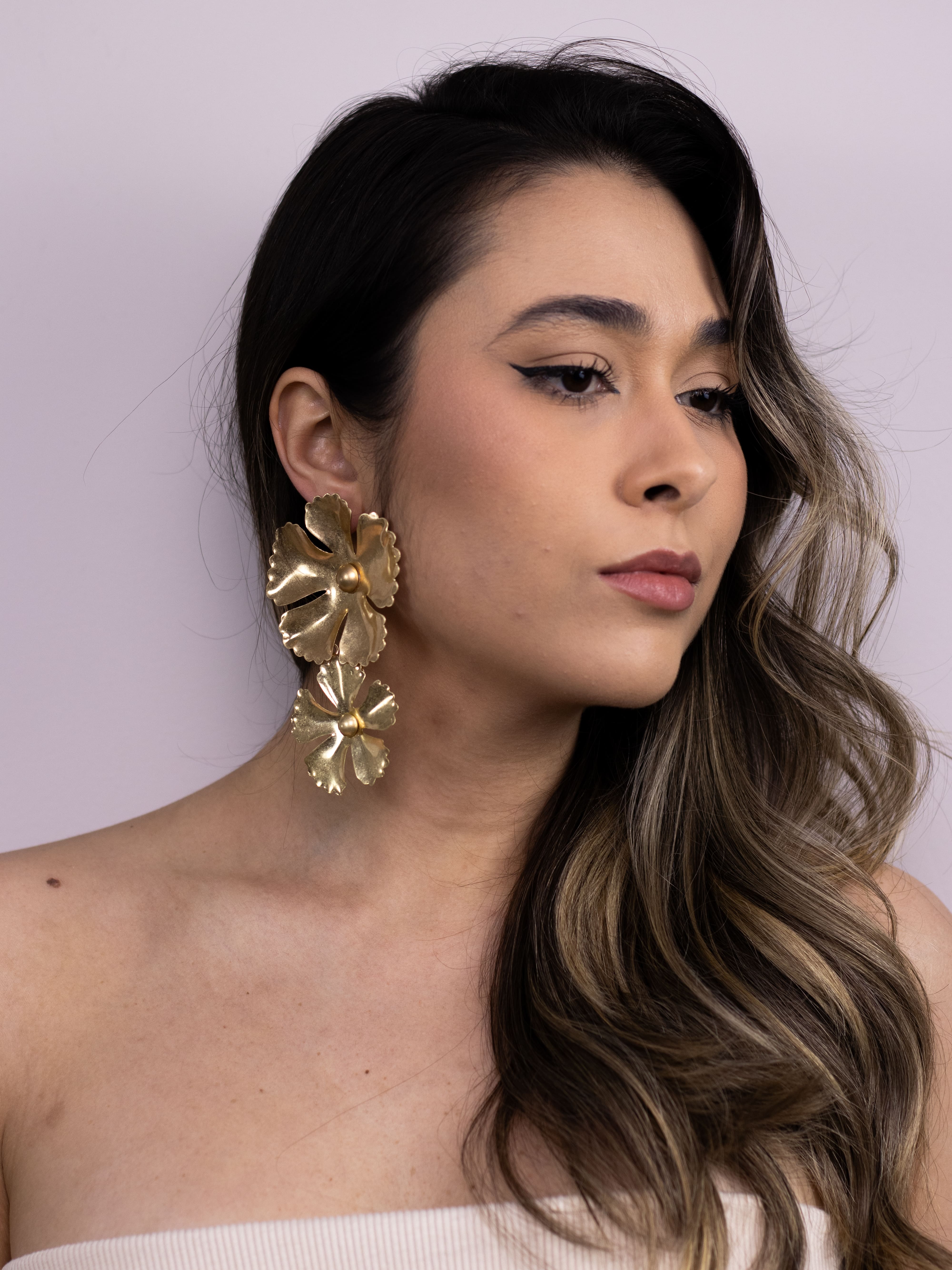 Brinco Max de Flor Dupla Dourado