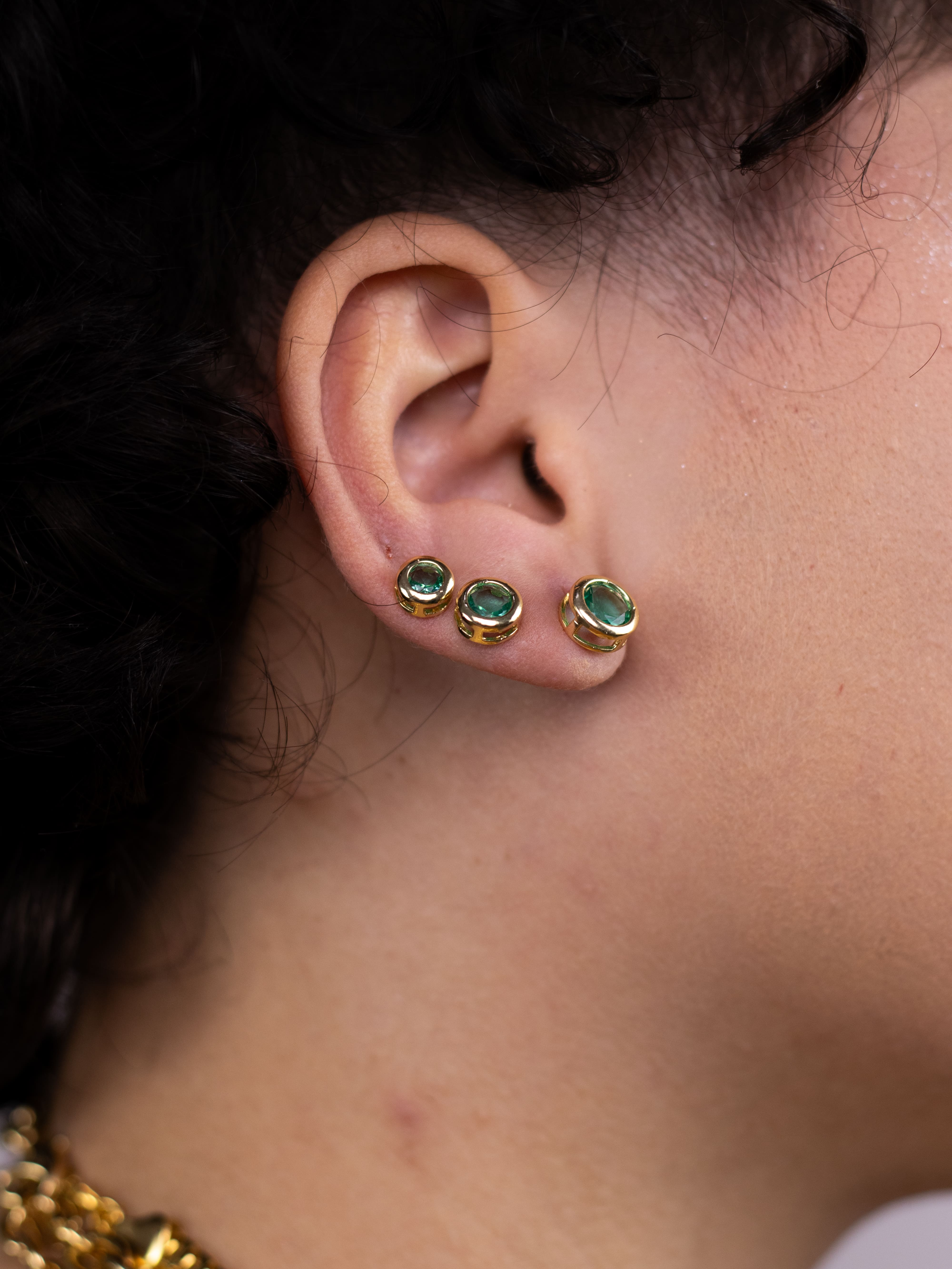 Brinco Trio Dourado com Bolinha Colorida e Cristal