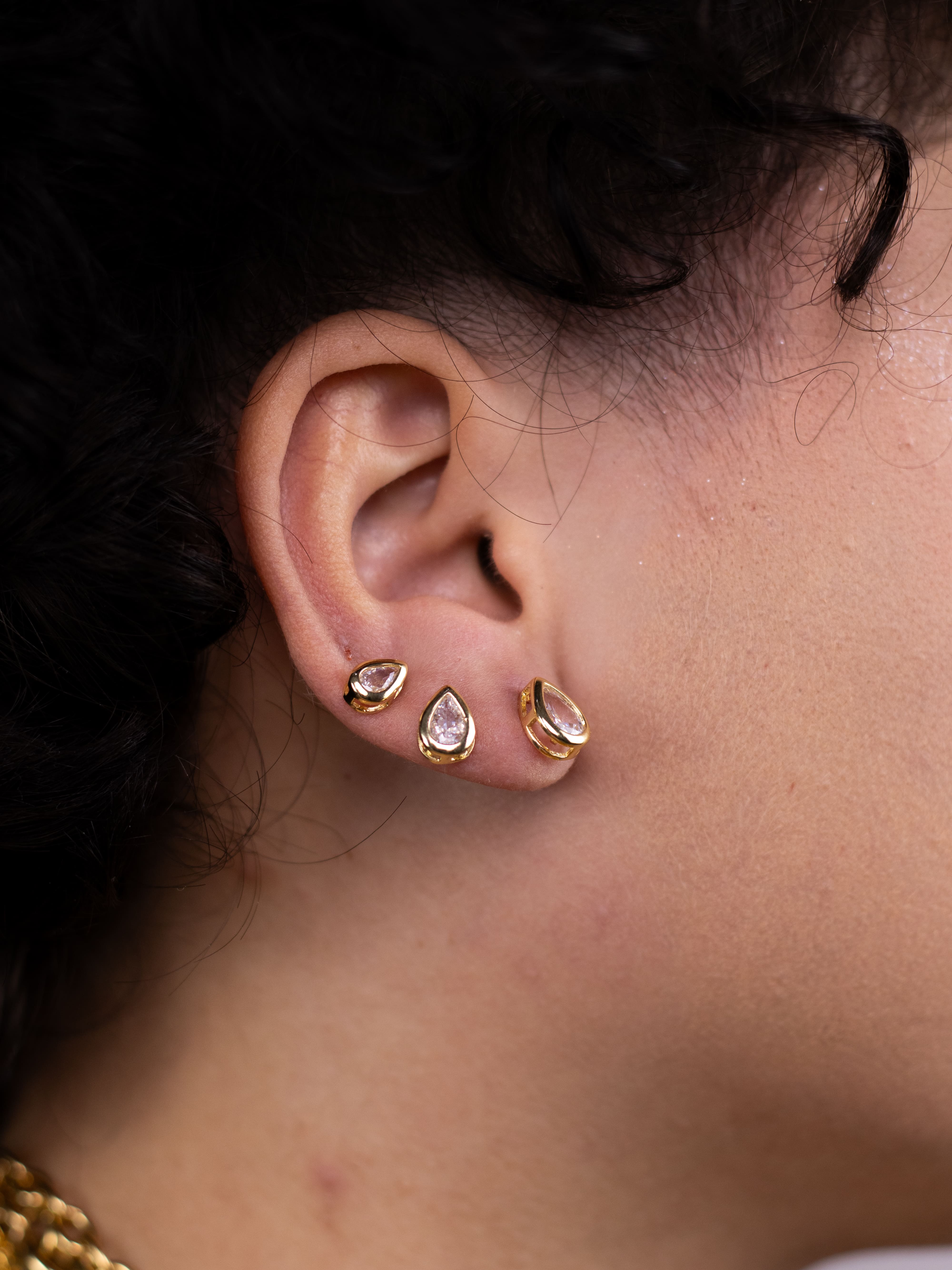 Brinco Trio Dourado de Gota com Cristal