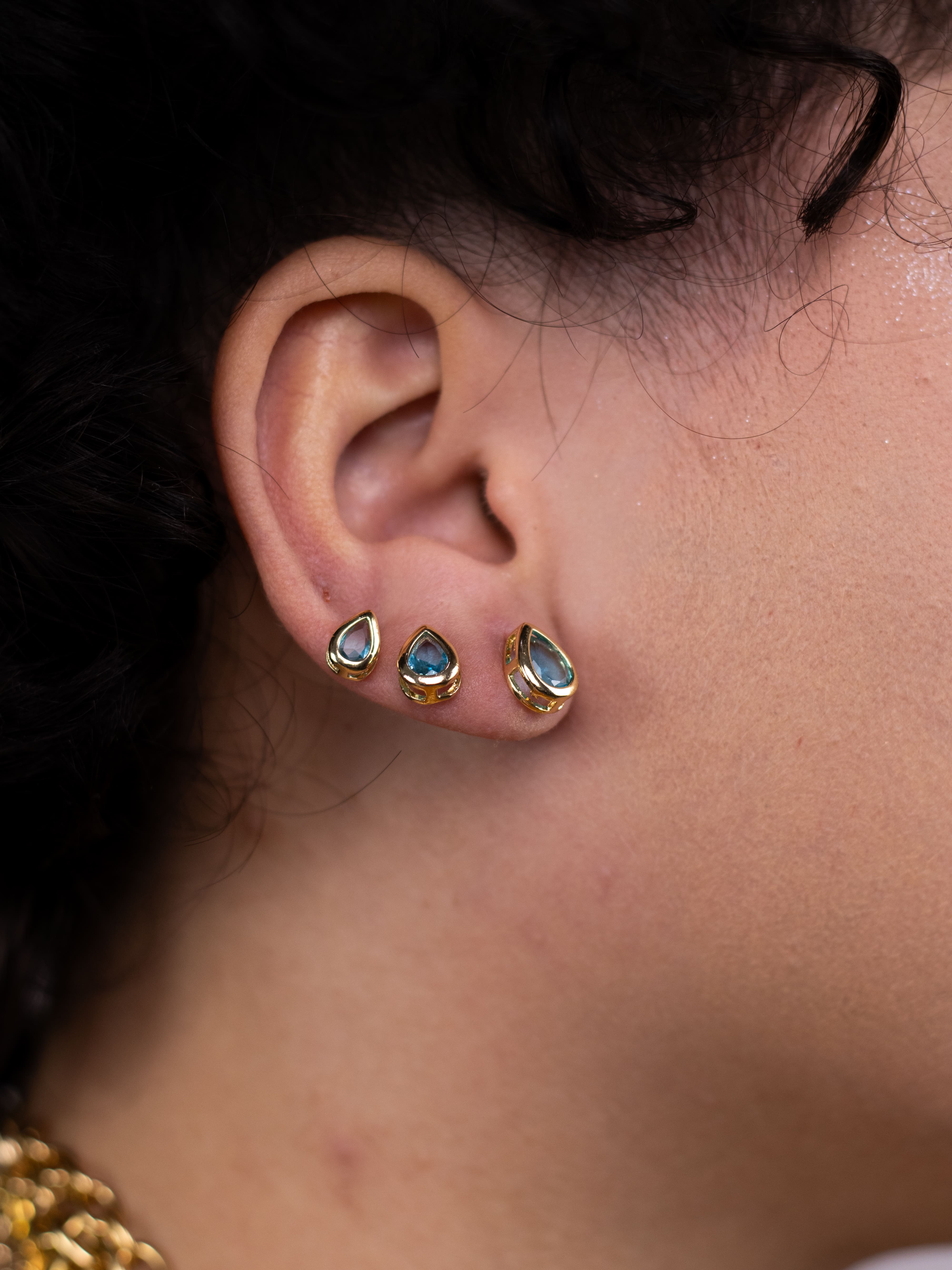 Brinco Trio Dourado de Gota com Cristal Colorido