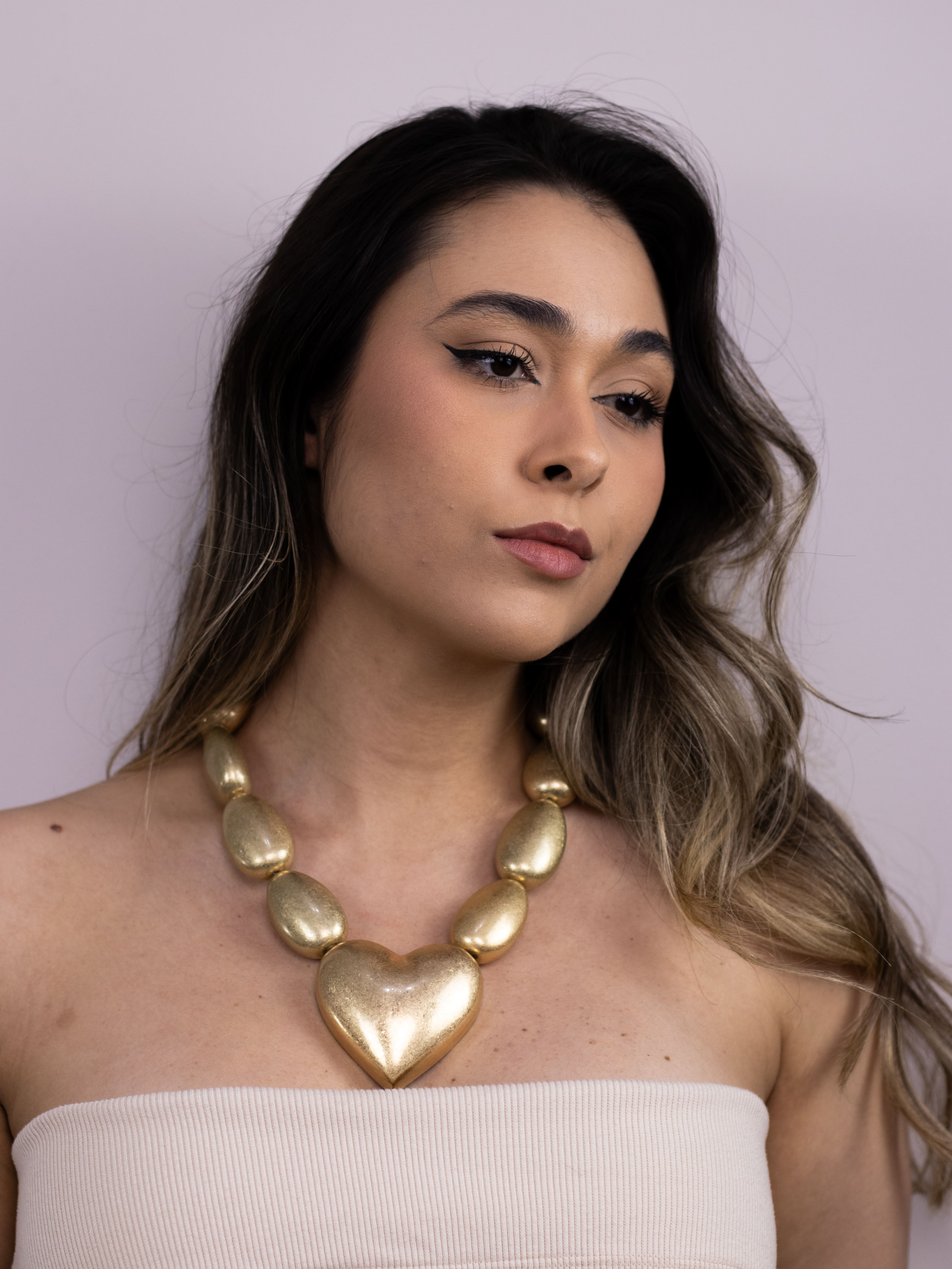 Colar de Metal com Coração de Dourado