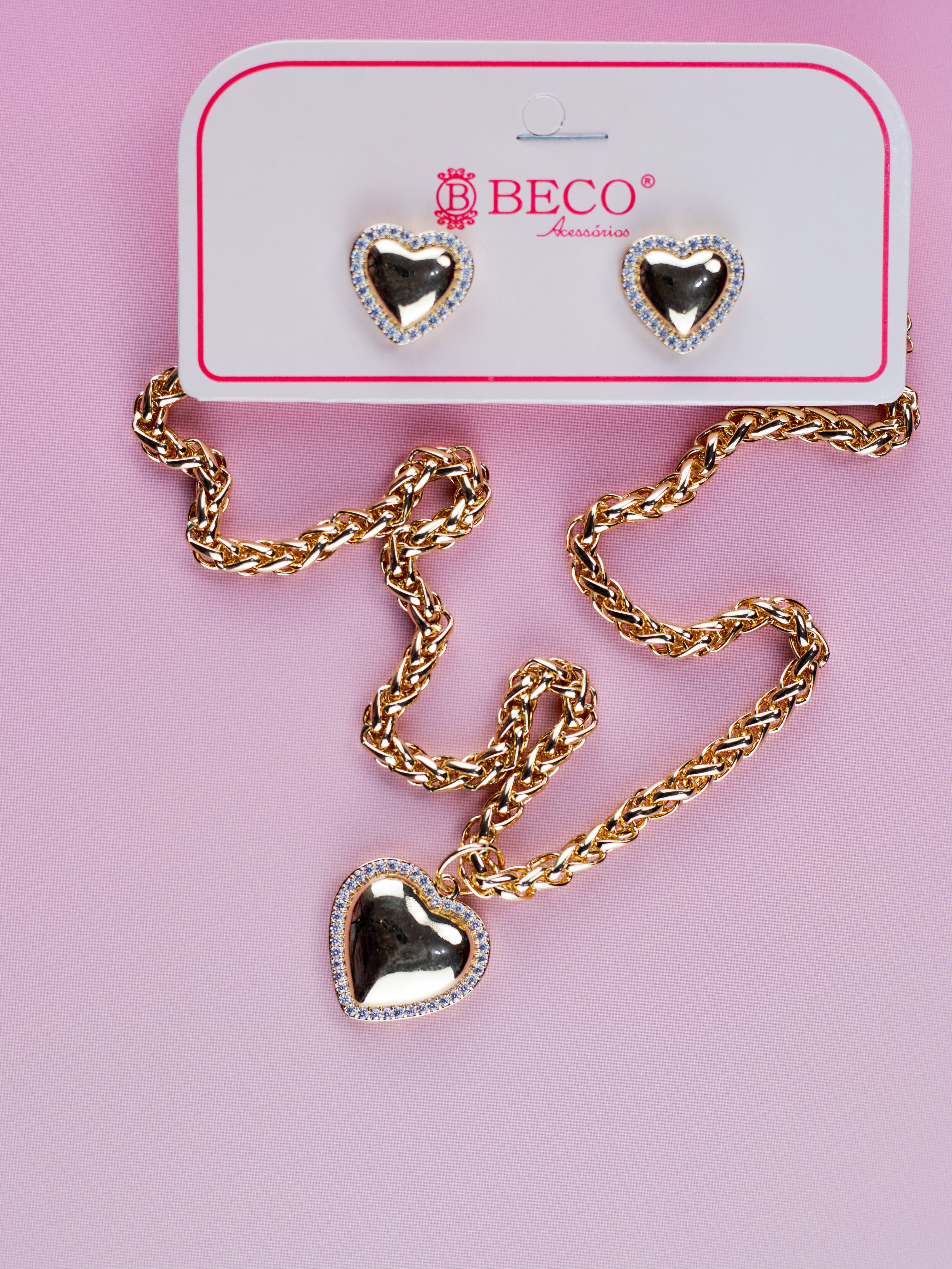 Conjunto Colar e Brinco de Metal Dourado com Coração Zircônia