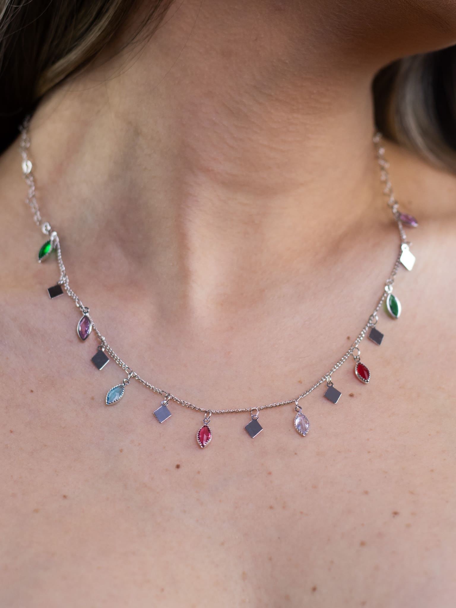 Choker Pingente Metal com Navete Colorida